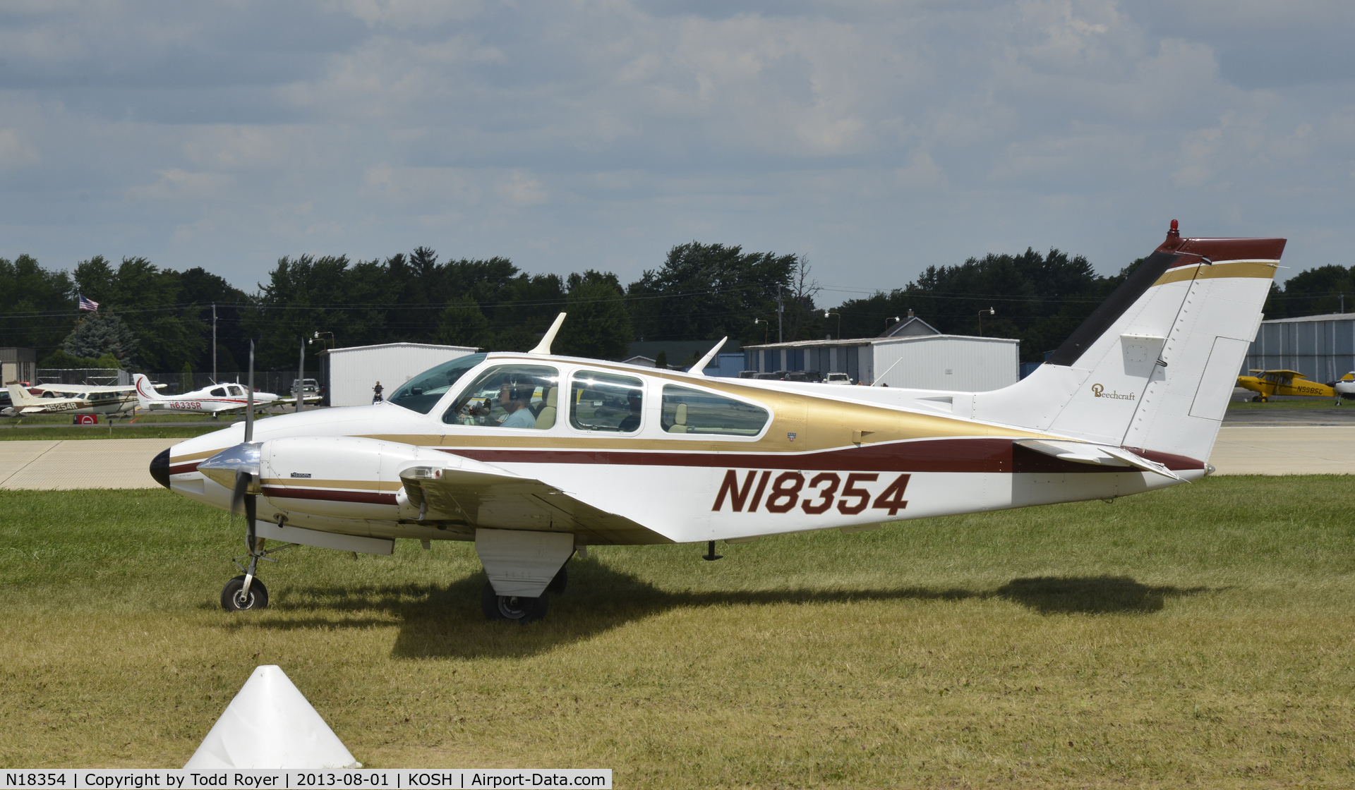 N18354, 1977 Beech 95-B55 (T42A) Baron C/N TC-2077, Airventure 2013