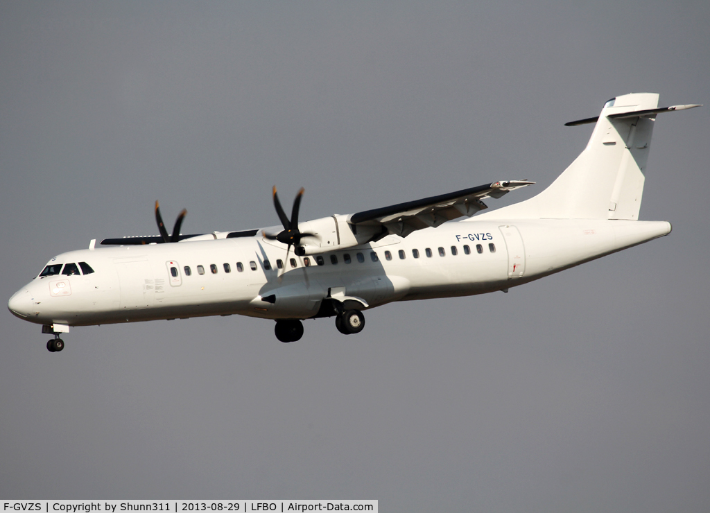 F-GVZS, 2007 ATR 72-212A C/N 761, Landing rwy 32L in all white c/s without titles...