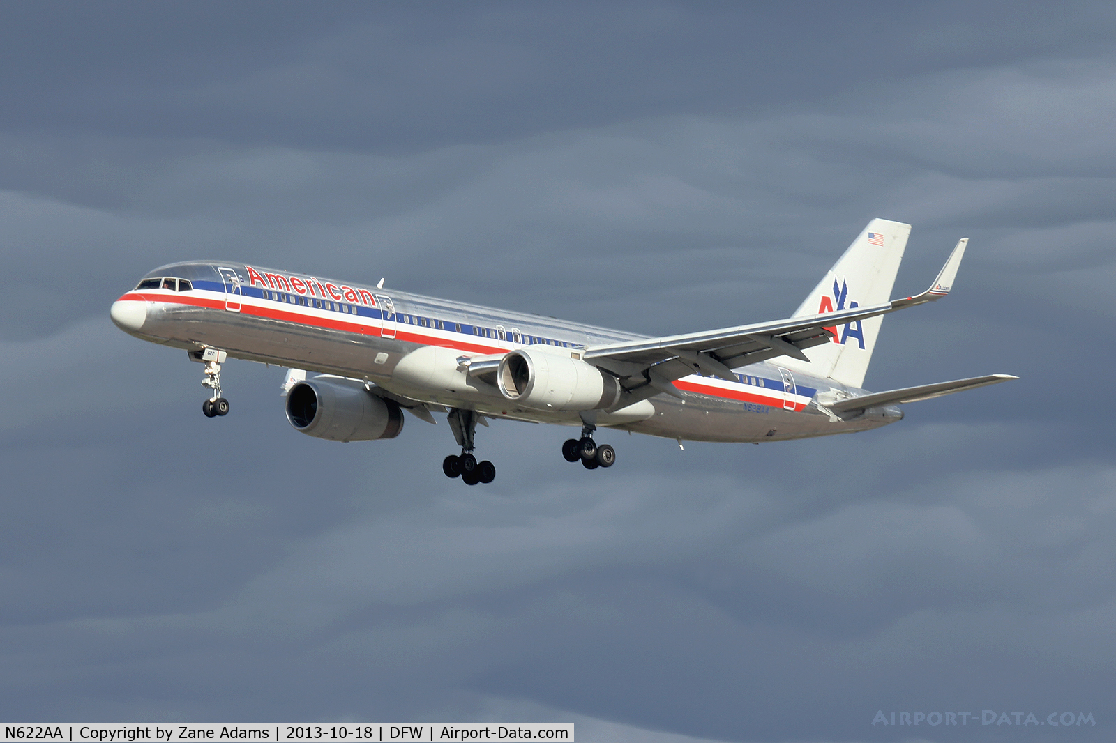 N622AA, 1990 Boeing 757-223 C/N 24580, Landing at DFW Airport