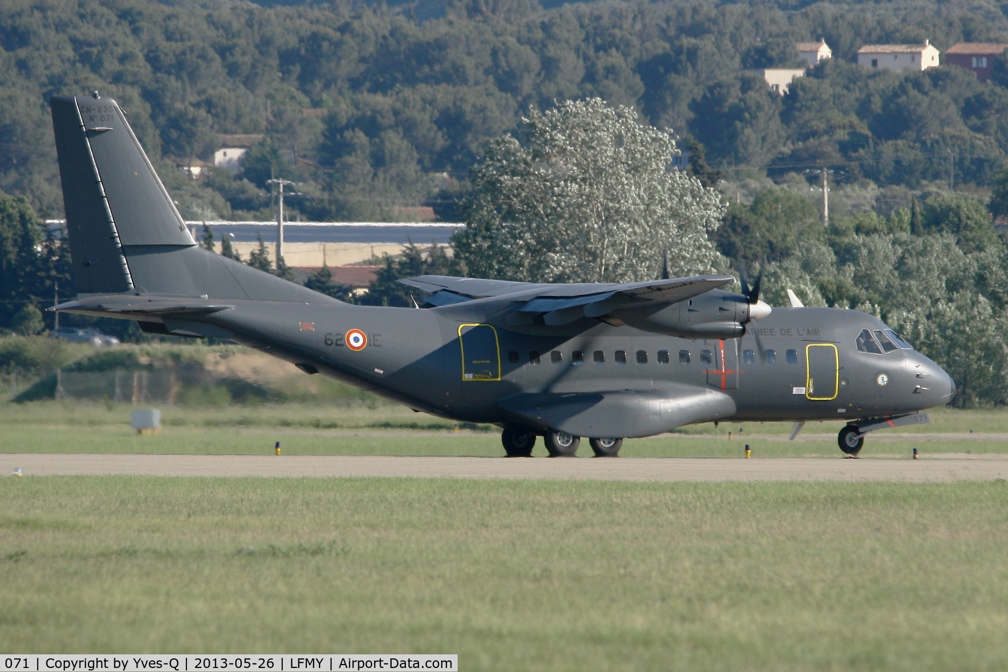 071, Airtech CN-235-200M C/N C071, Airtech CN-235-200M (62-IE), Landing after parachutists dropping, Salon de Provence Air Base 701 (LFMY)