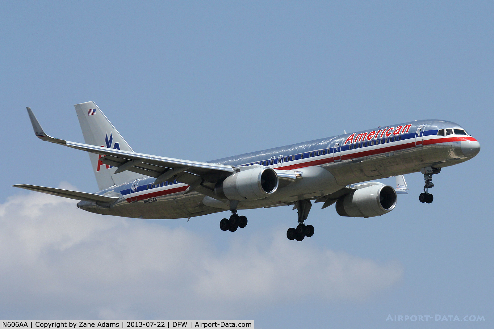 N606AA, 1996 Boeing 757-223 C/N 27057, Landing at DFW Airport