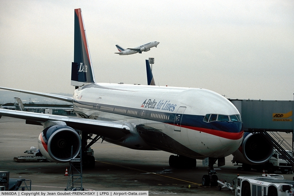 N860DA, 1999 Boeing 777-232 C/N 29951, DELTA 