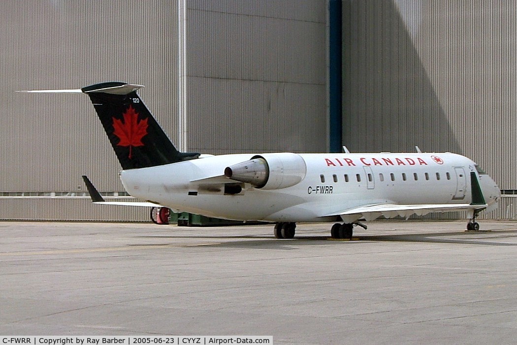C-FWRR, 1996 Canadair CRJ-100ER (CL-600-2B19) C/N 7107, Canadair CRJ-100ER [7107] (Air Canada) Toronto~C 23/06/2005