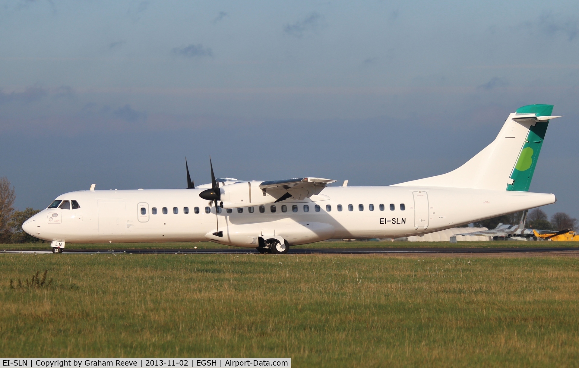 EI-SLN, 1994 ATR 72-212 C/N 405, About to depart on runway 09.