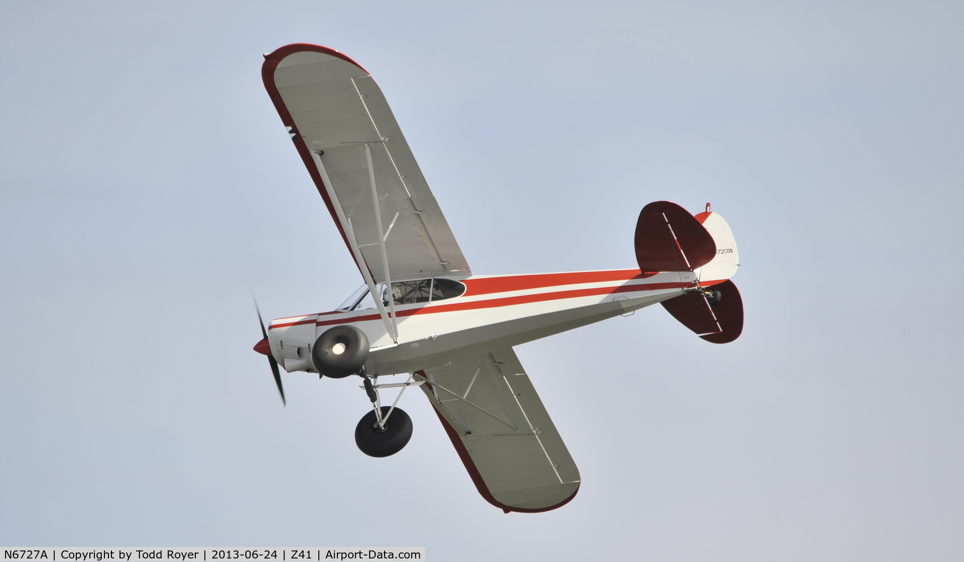 N6727A, 1981 Piper PA-18-150 Super Cub C/N 18-8109031, Landing at Lake Hood Strip