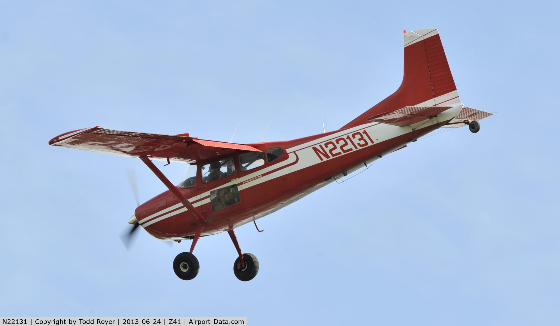 N22131, 1976 Cessna A185F Skywagon 185 C/N 18503074, Landing at Lake Hood Strip