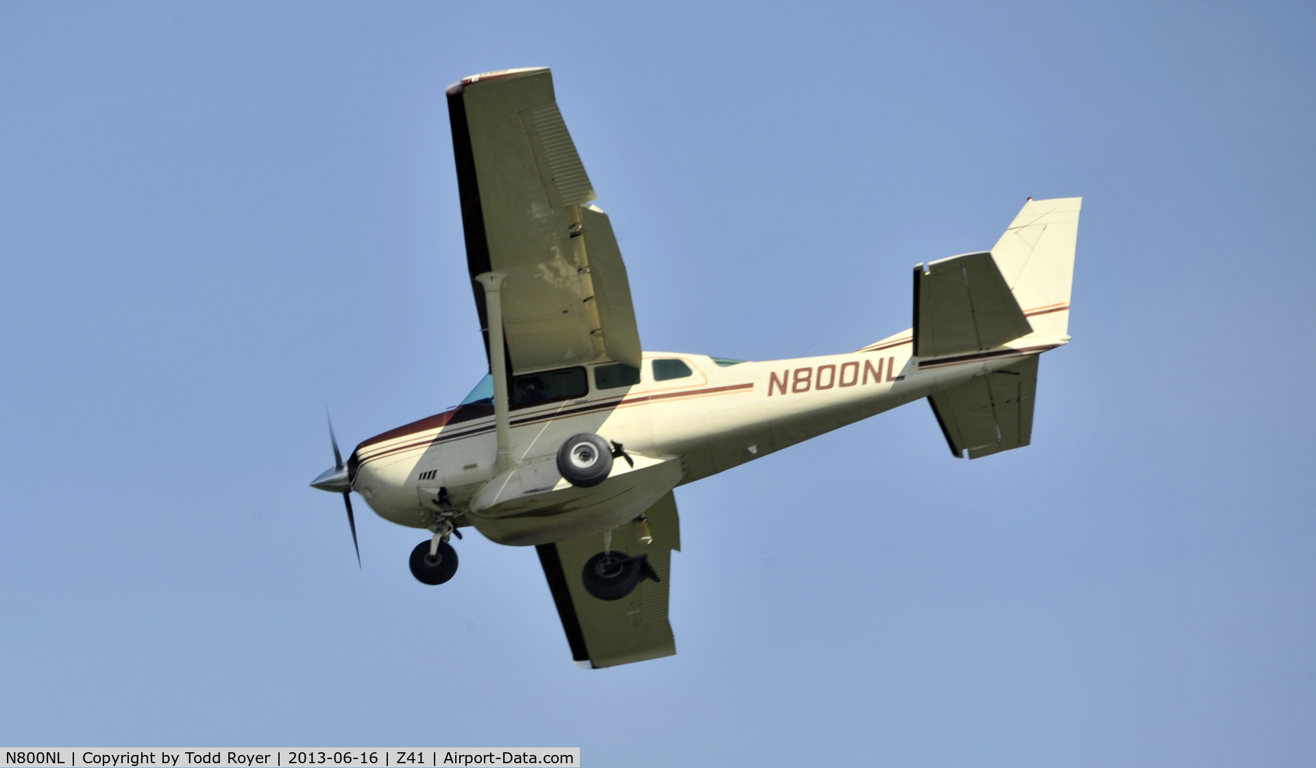 N800NL, 1979 Cessna U206G Stationair C/N U20604860, Landing at Lake Hood Strip