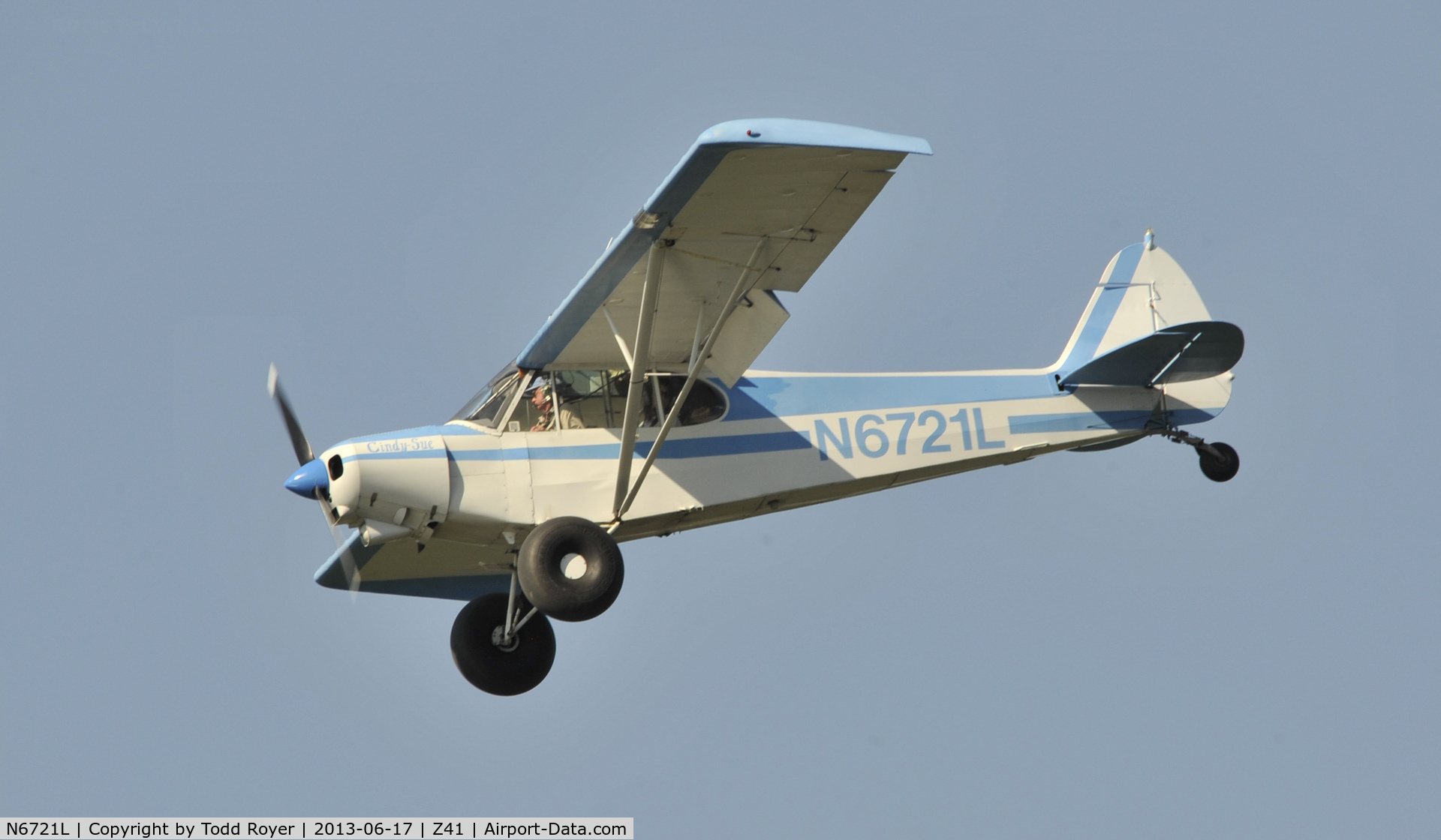 N6721L, 1974 Piper PA-18-150 Super Cub C/N 18-7409114, Landing at Lake Hood Strip