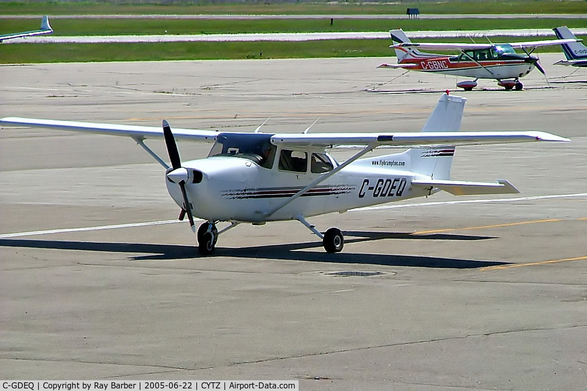 C-GDEQ, 1998 Cessna 172R C/N 17280477, Cessna 172R Skyhawk [172-80477] Toronto-City Centre Airport~C 22/06/2005