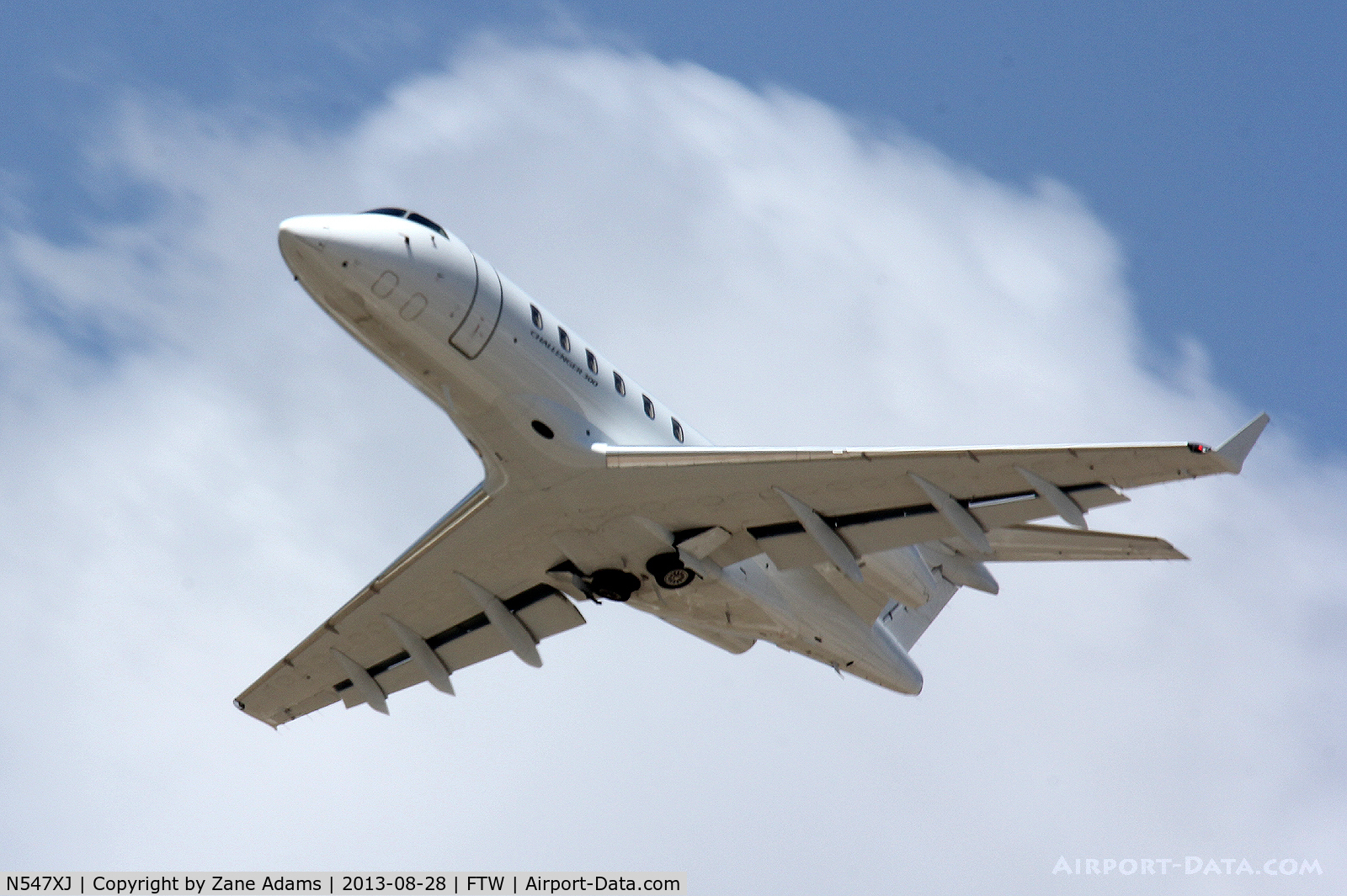 N547XJ, 2009 Bombardier Challenger 300 (BD-100-1A10) C/N 20281, Meacham Field - Fort Worth, TX