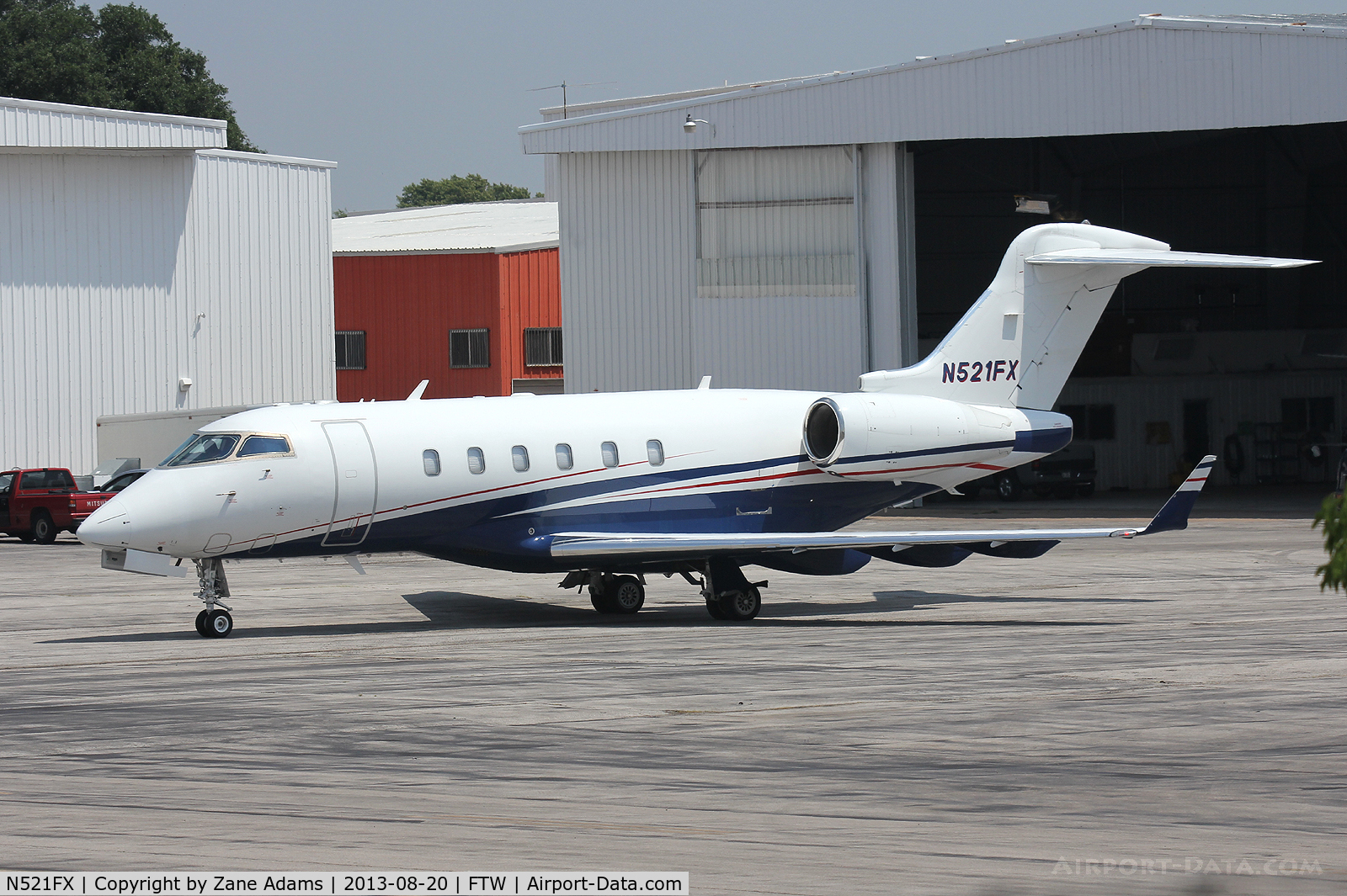 N521FX, 2005 Bombardier Challenger 300 (BD-100-1A10) C/N 20057, Meacham Field - Fort Worth, TX