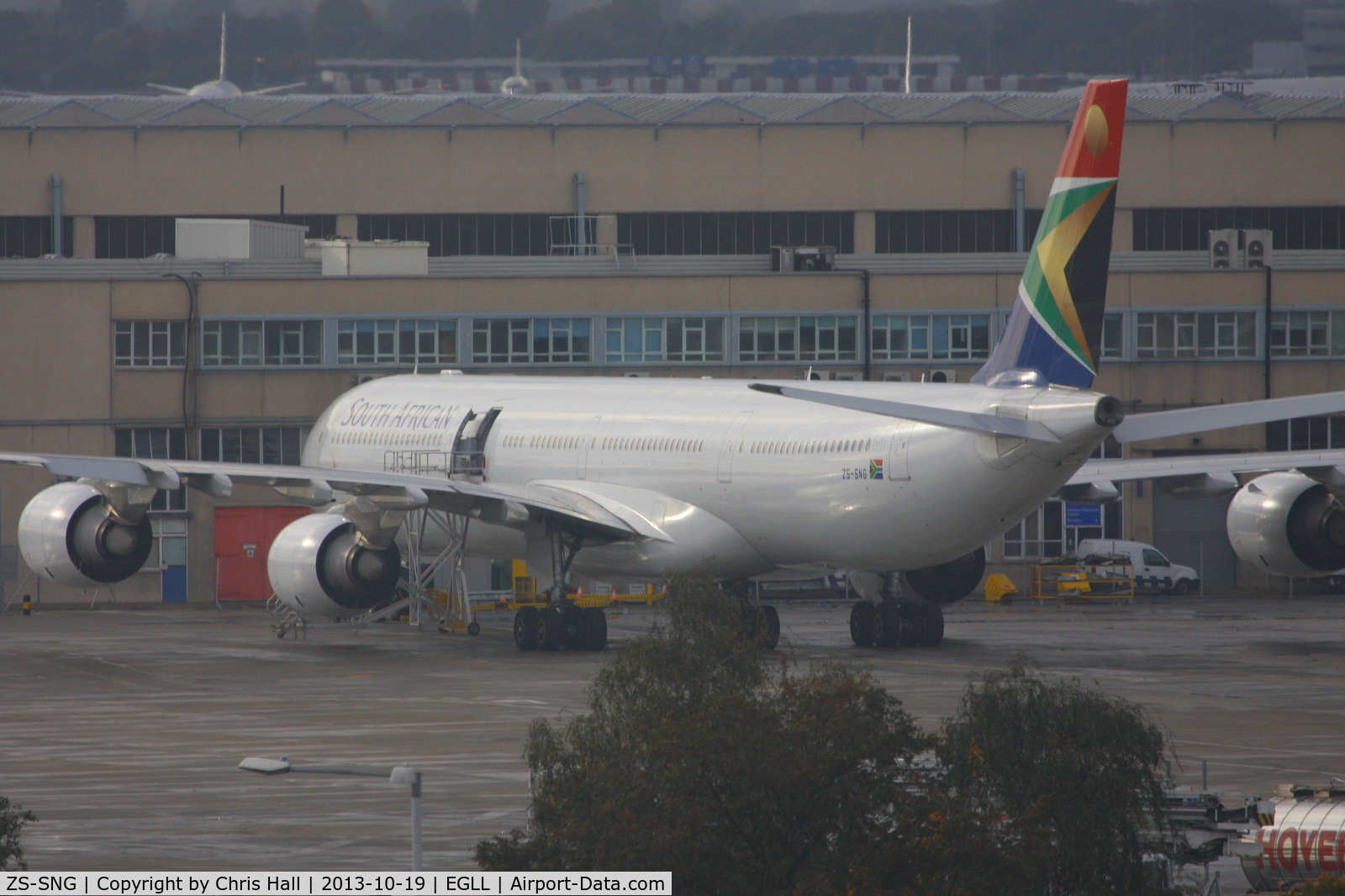 ZS-SNG, 2004 Airbus A340-642 C/N 557, South African Airways