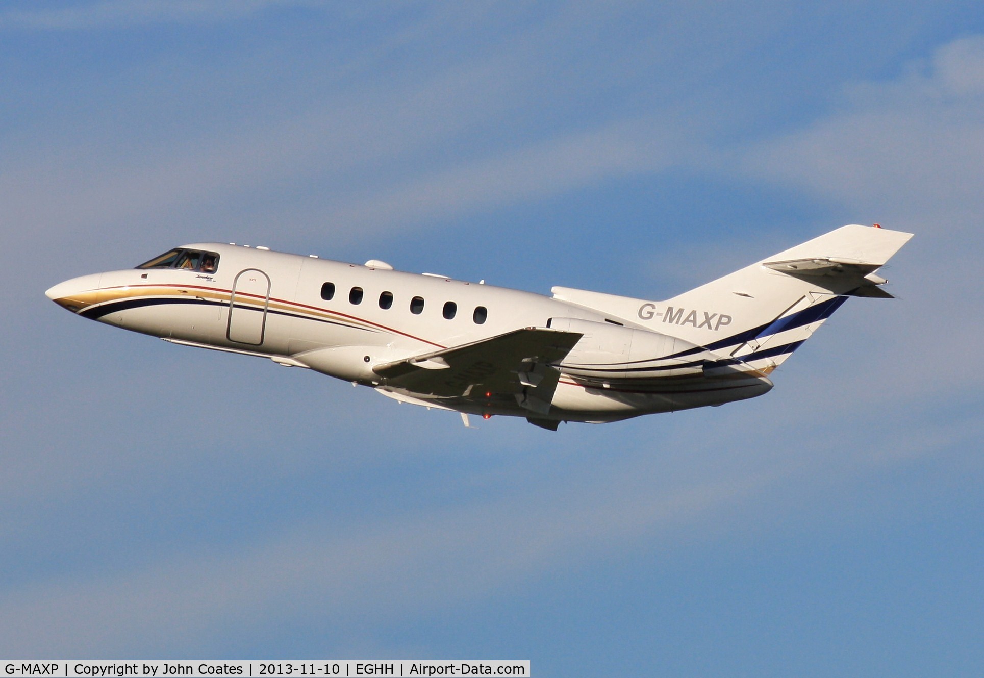 G-MAXP, 2000 Raytheon Hawker 800XP C/N 258477, Departing from JETS