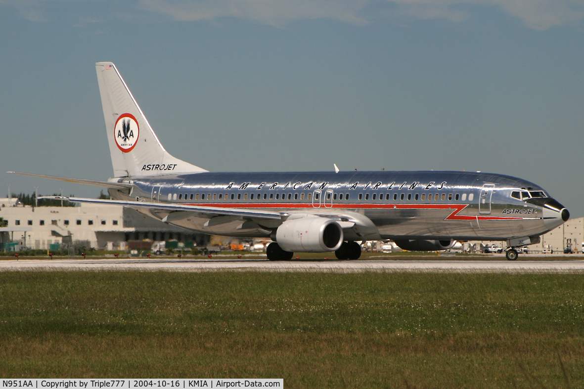 N951AA, 2000 Boeing 737-823 C/N 29538, American Airlines Astrojet