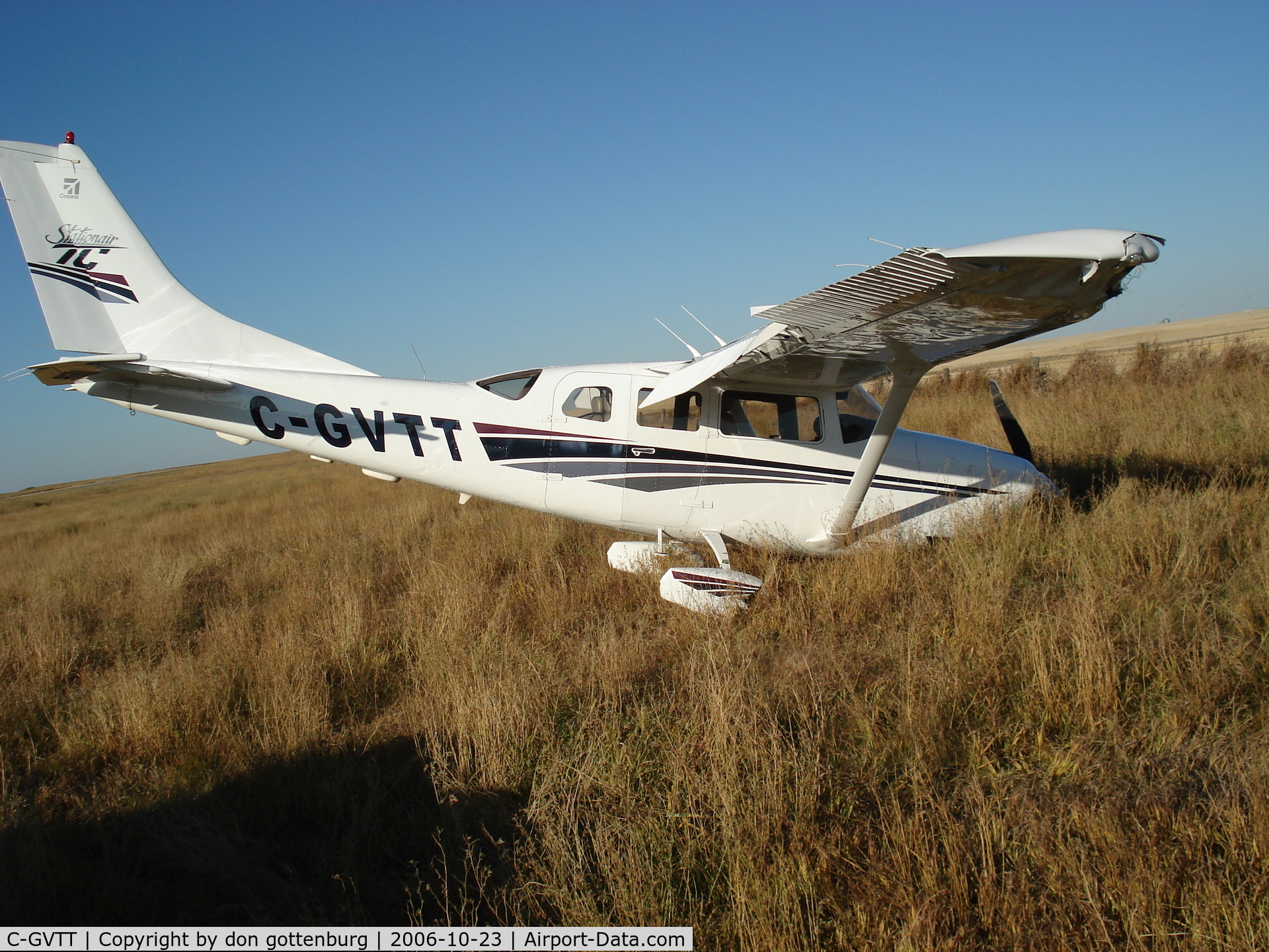 C-GVTT, 2000 Cessna T206H Turbo Stationair C/N T20608239, crash in vulcan