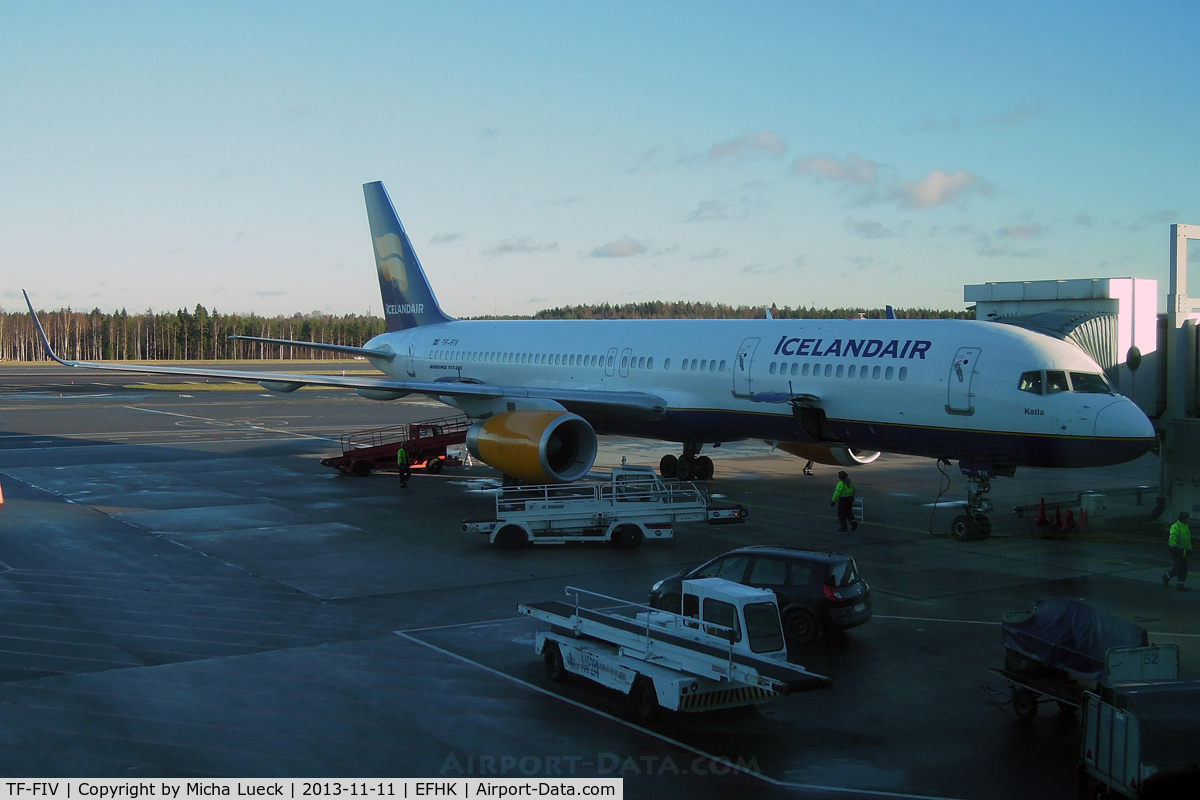 TF-FIV, 2001 Boeing 757-208 C/N 30424, At Vantaa
