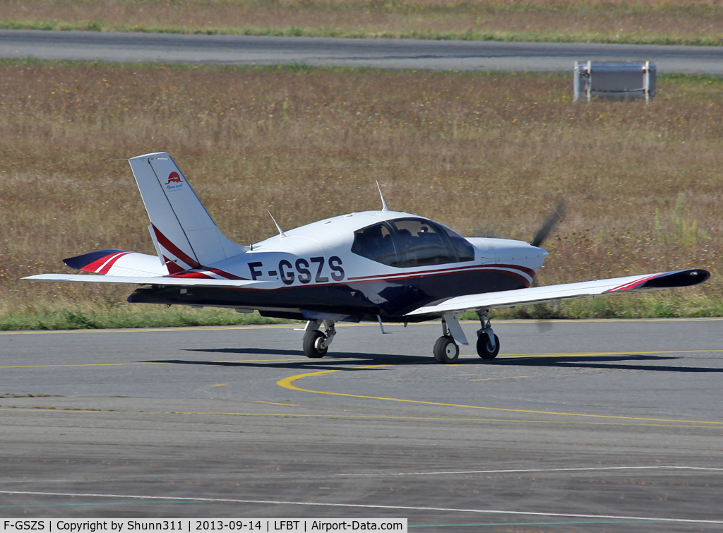 F-GSZS, Socata TB-20 C/N 2138, Waiting for departure rwy 20