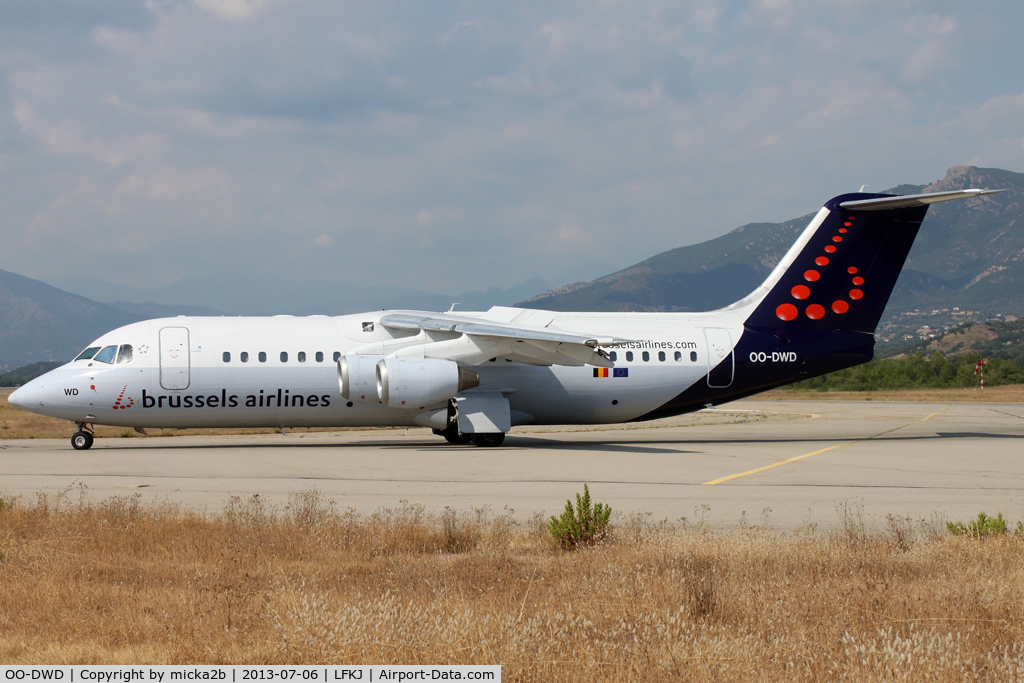 OO-DWD, 1998 British Aerospace Avro 146-RJ100 C/N E3324, Taxiing