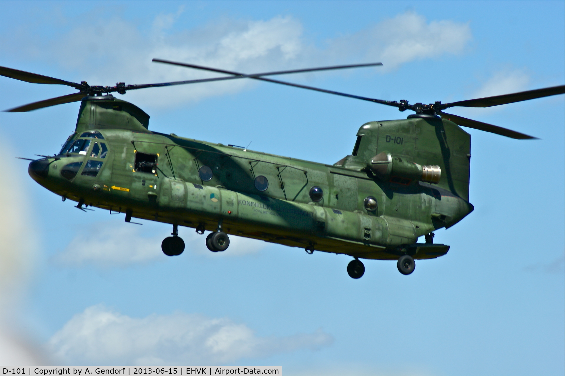 Aircraft D-101 (Boeing CH-47D Chinook C/N M.4101) Photo by A. Gendorf ...
