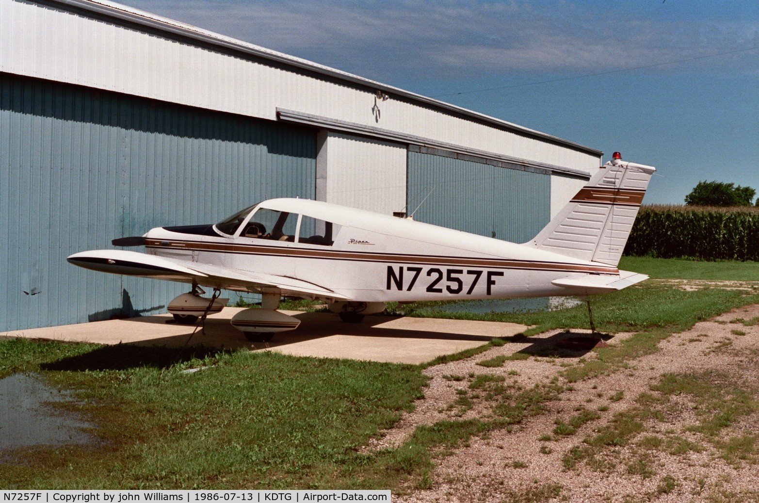N7257F, 1968 Piper PA-28-140 C/N 28-25175, Dwight, IL