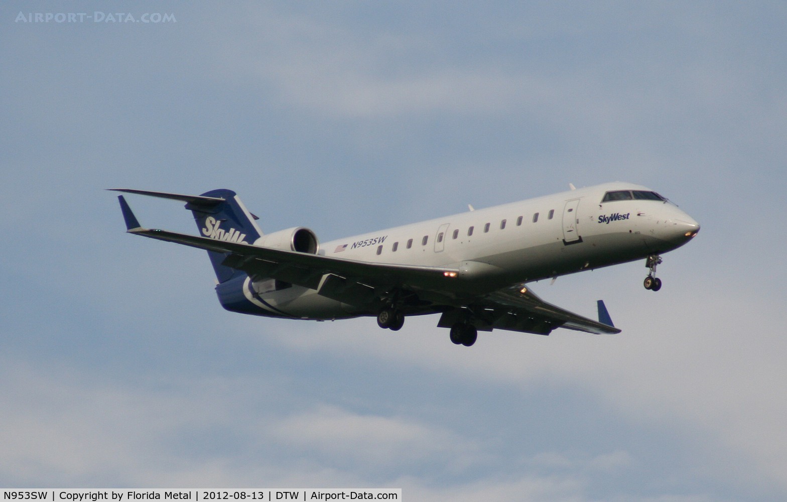 N953SW, 2003 Bombardier CRJ-200LR (CL-600-2B19) C/N 7813, Skywest CRJ-200