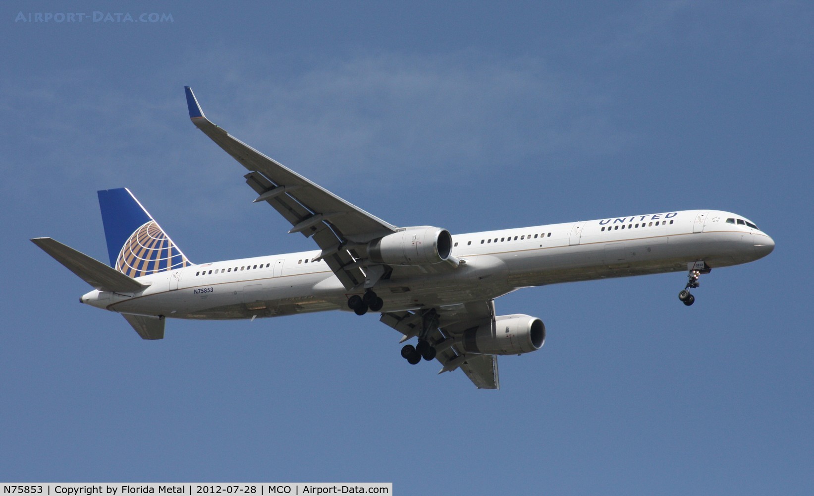 N75853, 2002 Boeing 757-324 C/N 32812, United 757-300