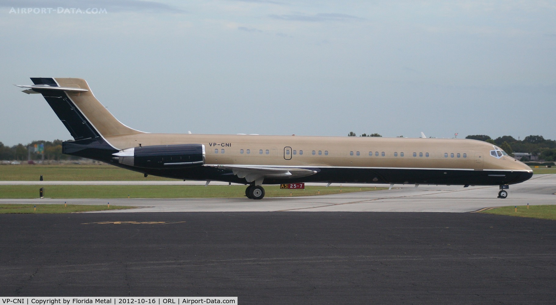 VP-CNI, 1989 McDonnell Douglas MD-87 (DC-9-87) C/N 49767, Private MD-87