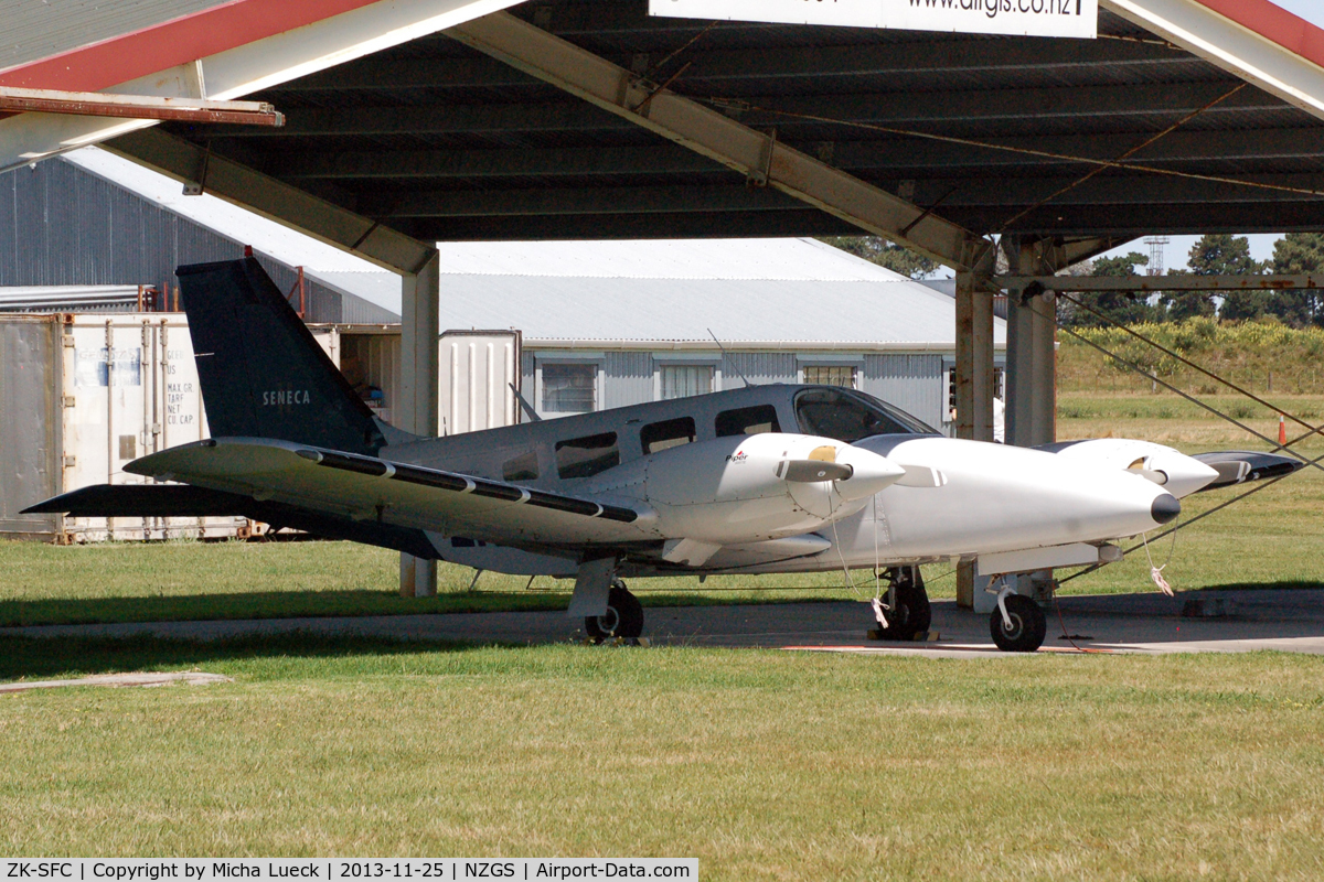 ZK-SFC, Piper PA-34-200T C/N 34-7770054, At Gisborne