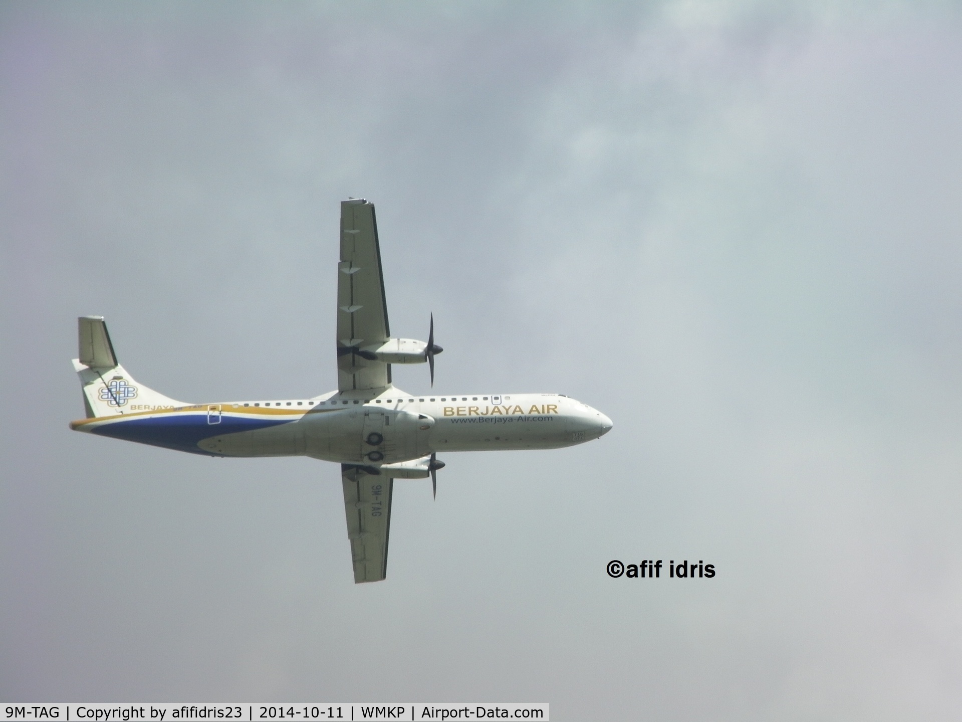 9M-TAG, 2009 ATR 72-212A C/N 858, takeoff to Subang (SZB)