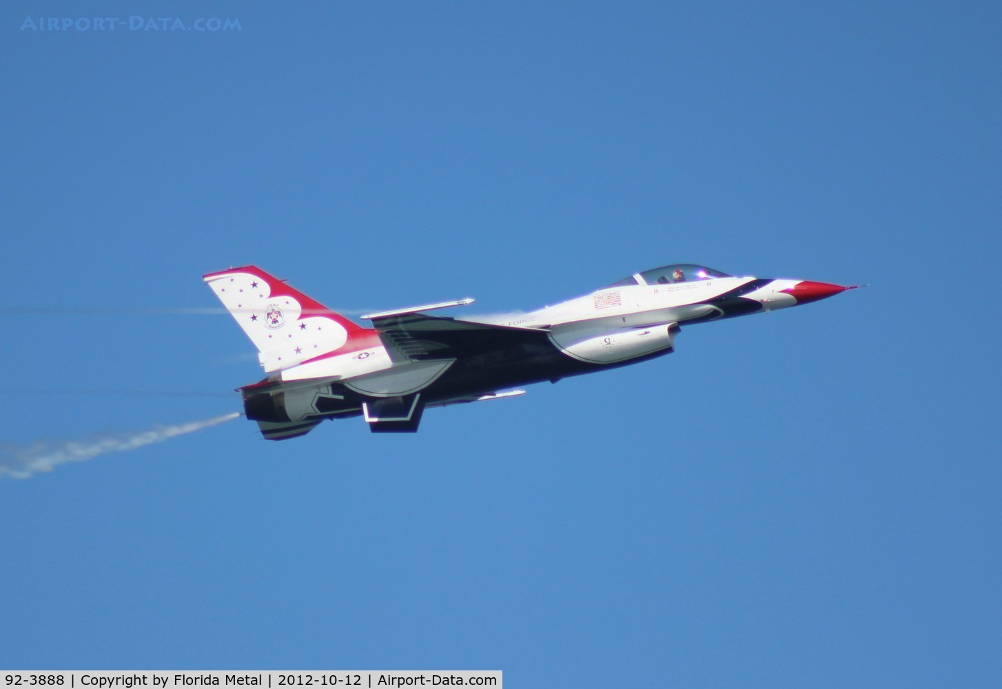 92-3888, General Dynamics F-16CJ Fighting Falcon C/N CC-130, Thunderbirds F-16 over Daytona Beach