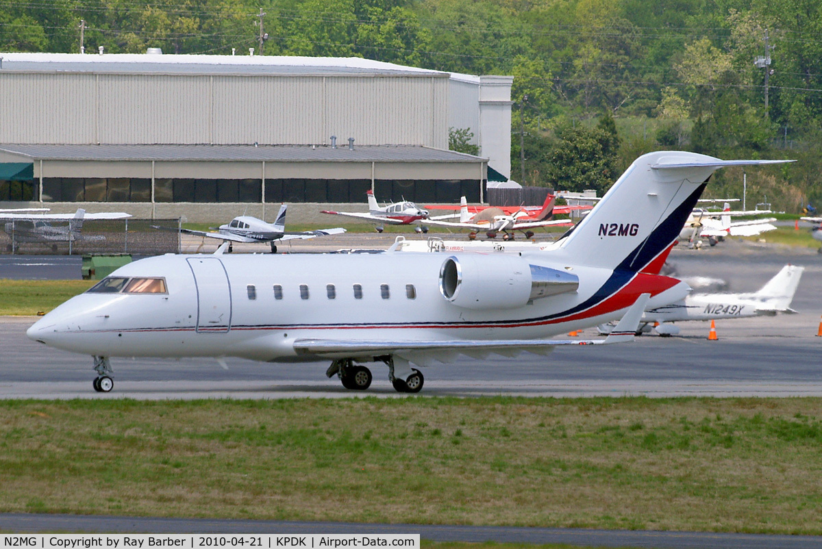 N2MG, 2006 Bombardier Challenger 605 (CL-600-2B16) C/N 5701, Canadair CL.605 Challenger [5701] Atlanta-Dekalb Peachtree~N 21/04/2010