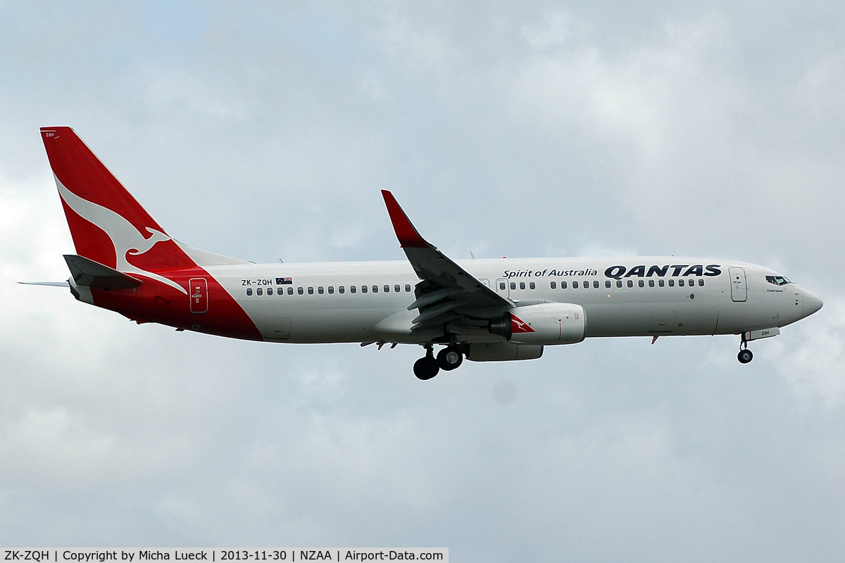 ZK-ZQH, 2011 Boeing 737-838 C/N 39357, At Auckland