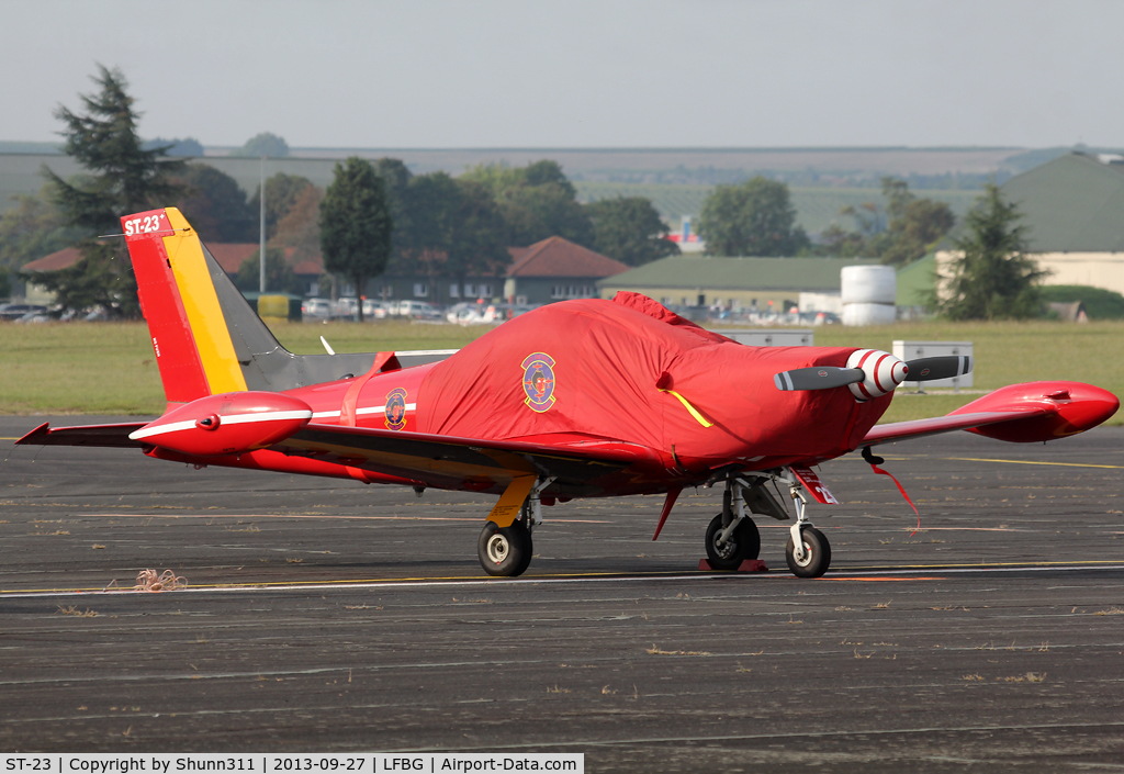 ST-23, SIAI-Marchetti SF-260M C/N 10-23, PArticipant of the Cognac AFB Spotter Day 2013