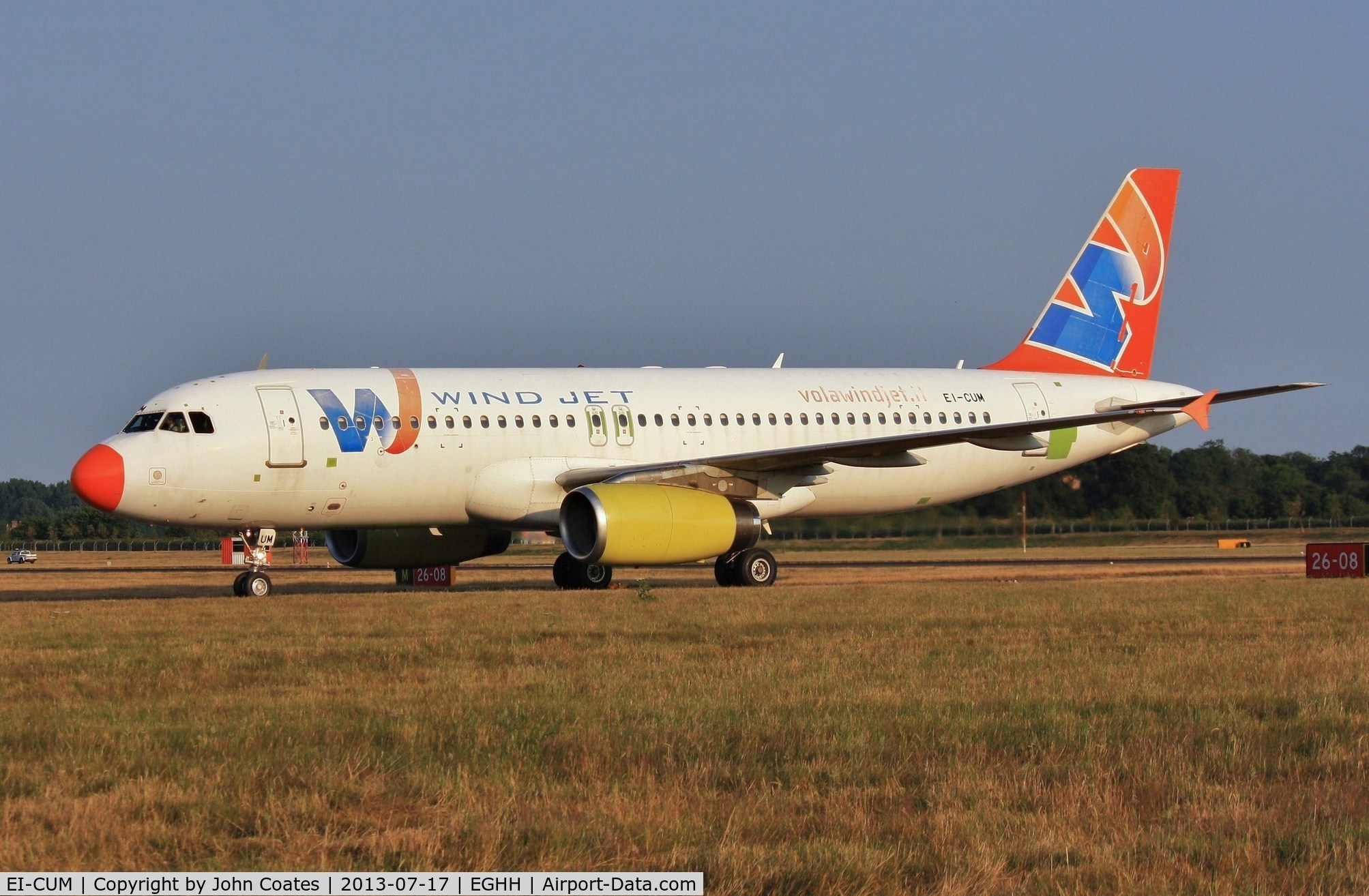EI-CUM, 1997 Airbus A320-232 C/N 542, Showing signs of long term storage