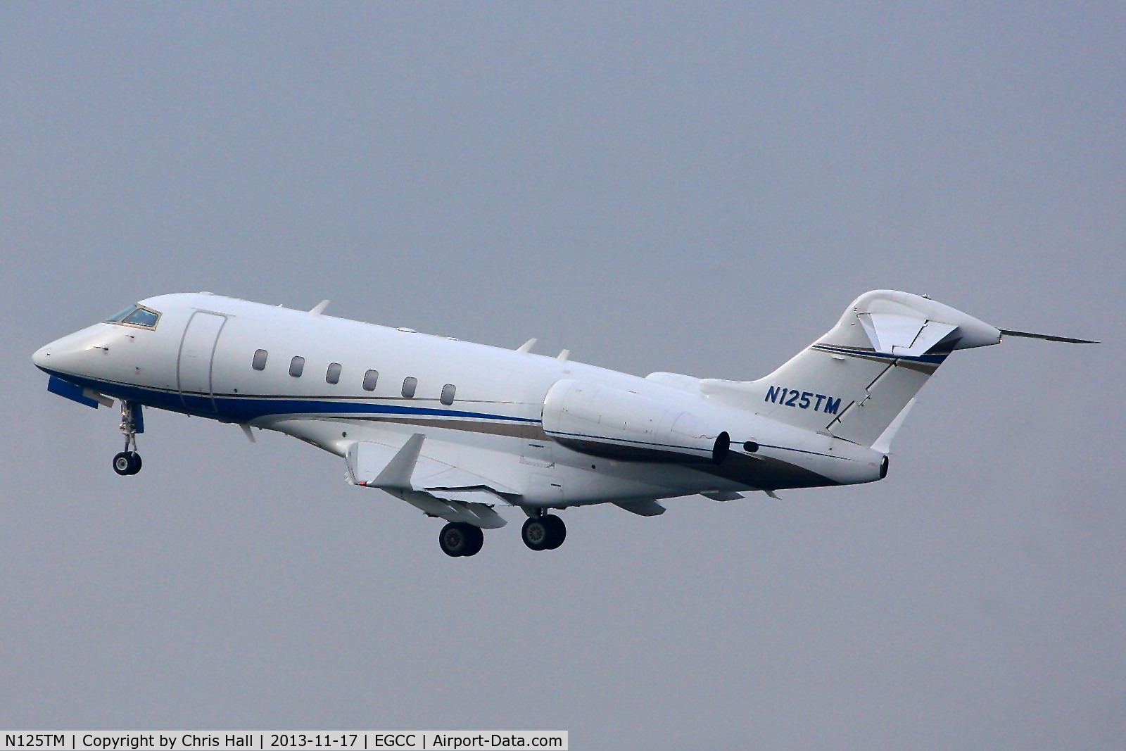 N125TM, 2006 Bombardier Challenger 300 (BD-100-1A10) C/N 20104, departing from RW23