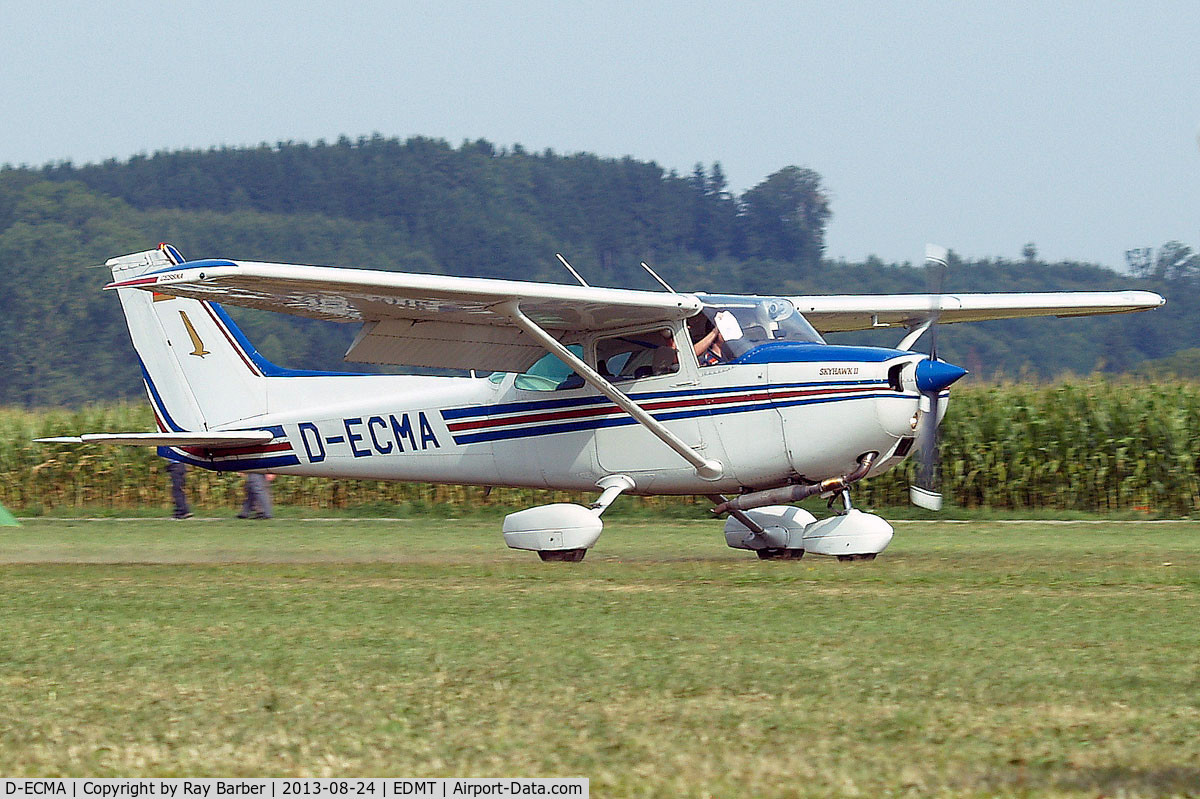 D-ECMA, Cessna 172M Skyhawk II C/N 17266437, Cessna 172M Skyhawk [172-66437] Tannheim~D 24/08/2013