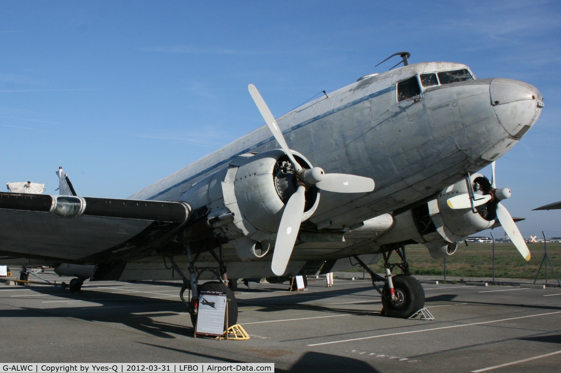 G-ALWC, 1944 Douglas C-47 Dakota 4 C/N 13590, Douglas C-47A-25-DK, Ailes Anciennes Toulouse-Blagnac