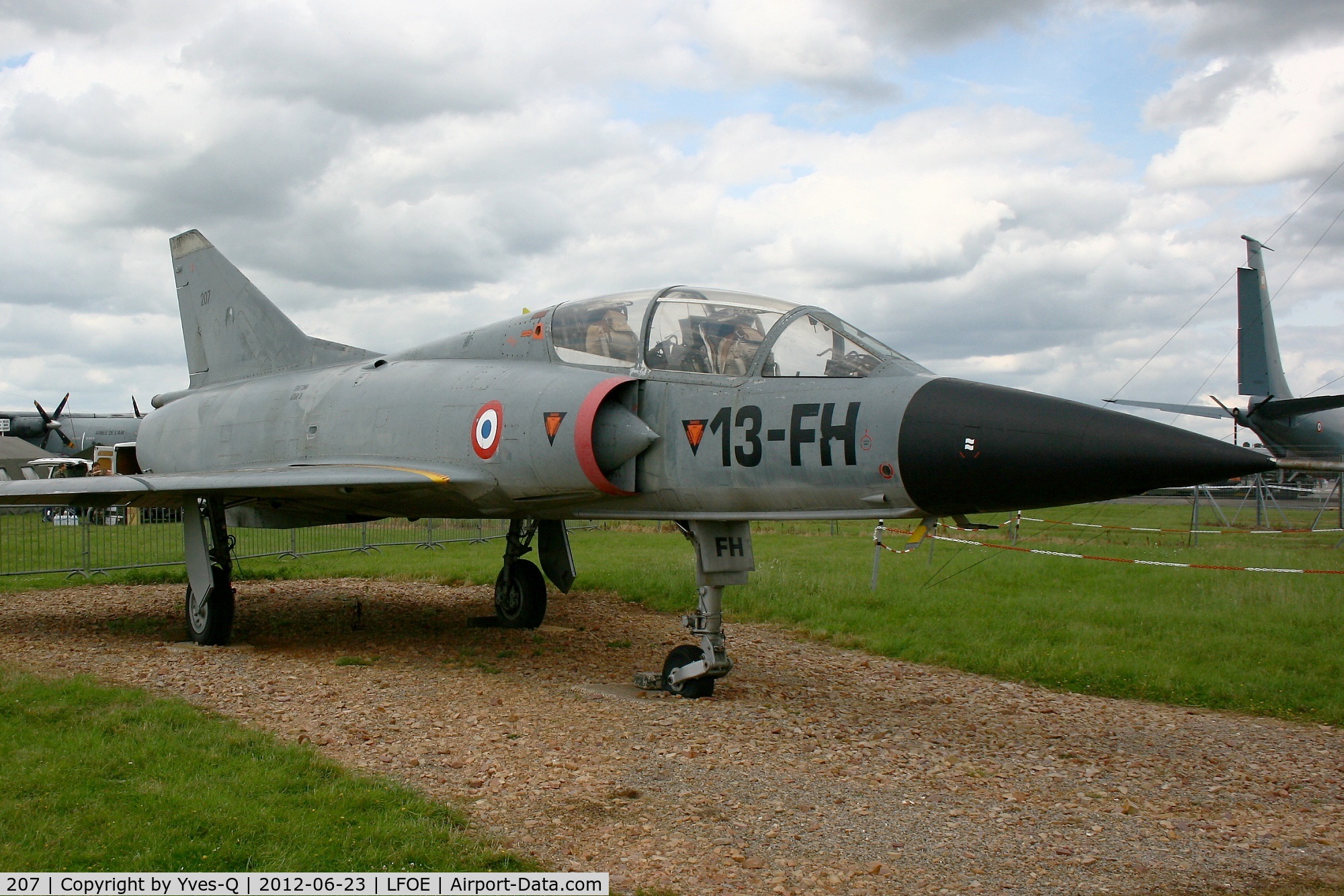 207, Dassault Mirage IIIB C/N 207, Dassault Mirage III B - 207-13-FH, Static display Evreux-Fauville Air Base 105 (LFOE)