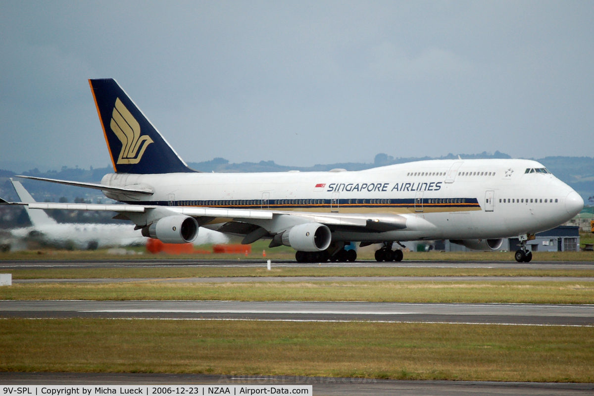 9V-SPL, 1997 Boeing 747-412 C/N 26557, At Auckland