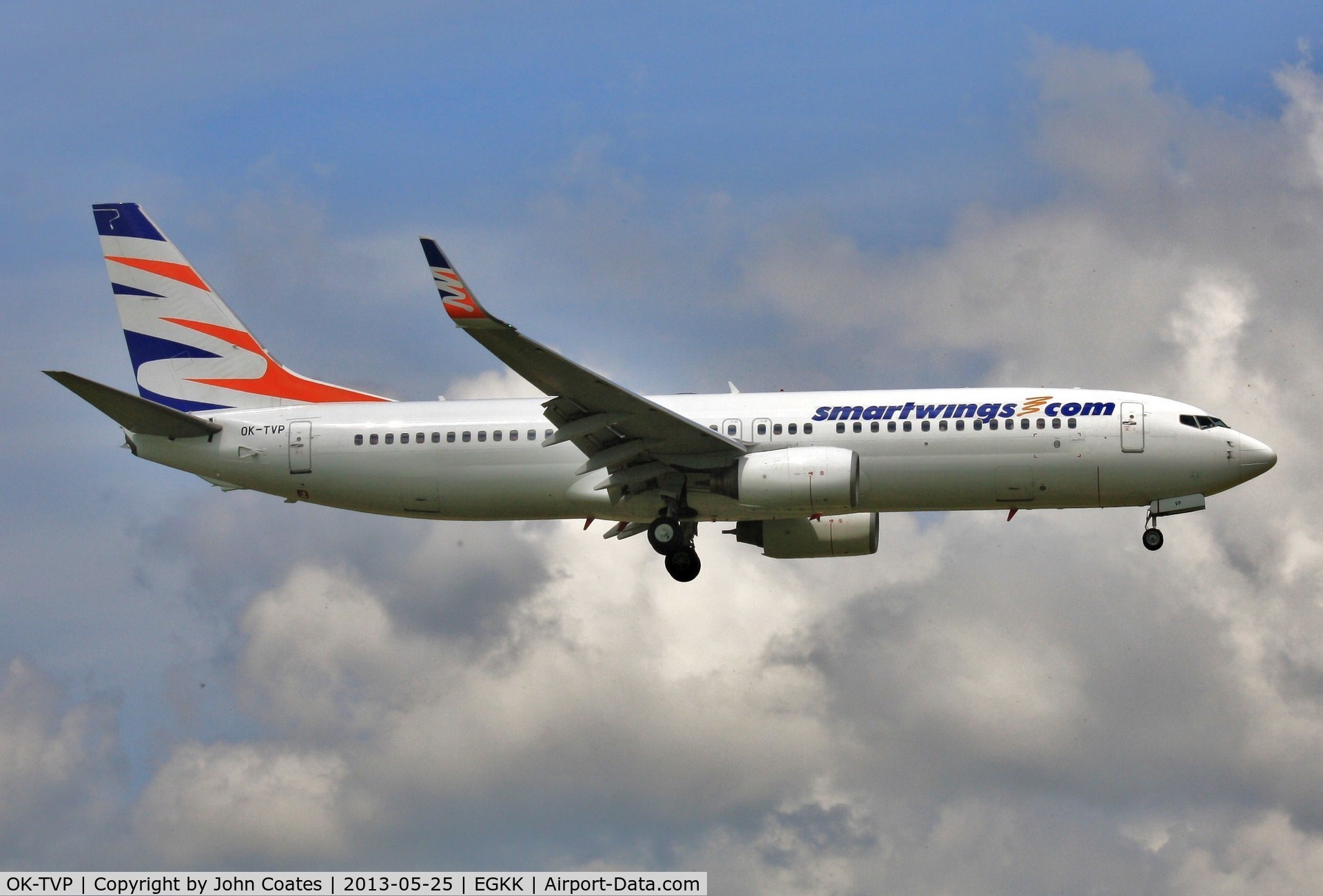 OK-TVP, 2002 Boeing 737-8K5 C/N 32907, Finals to 08R
