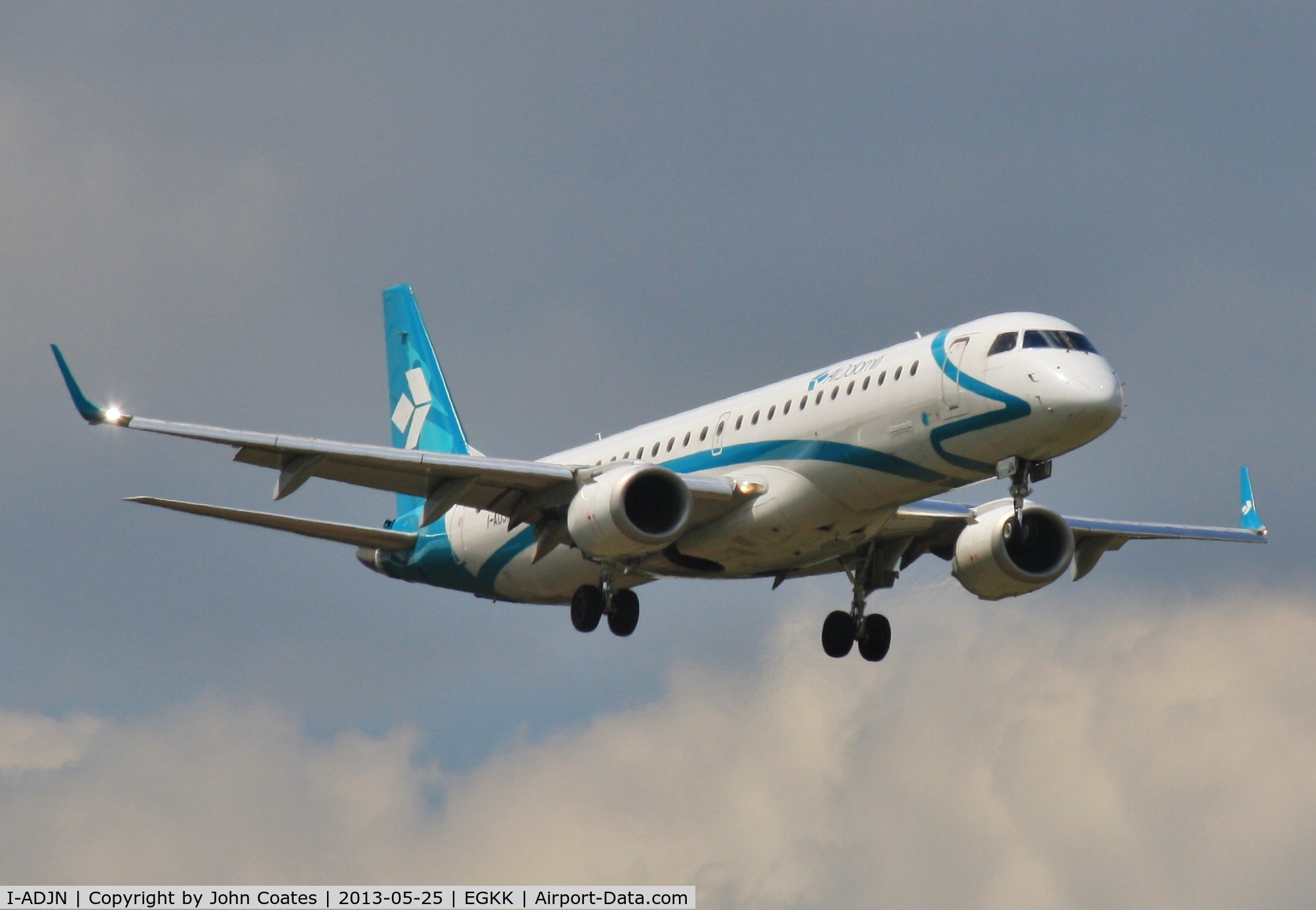 I-ADJN, 2009 Embraer 195LR (ERJ-190-200LR) C/N 19000270, On approach to 08R