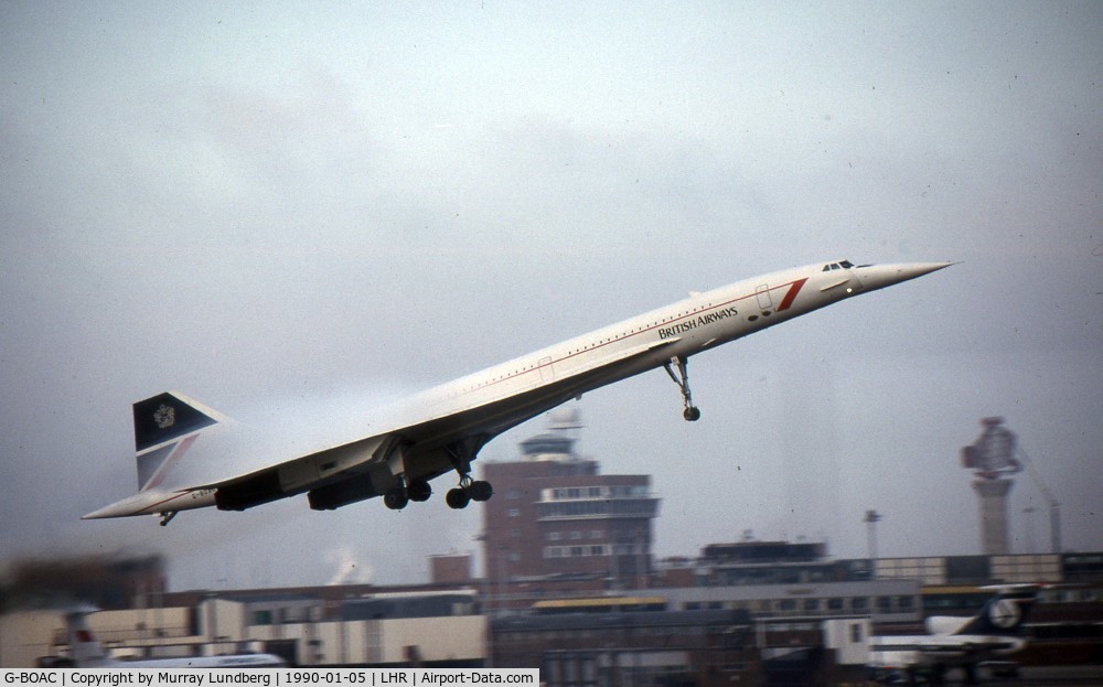 G-BOAC, 1975 Aerospatiale-BAC Concorde 1-102 C/N 100-004, Taking off on a cool wet day at Heathrow, creating its own clouds over the wings.