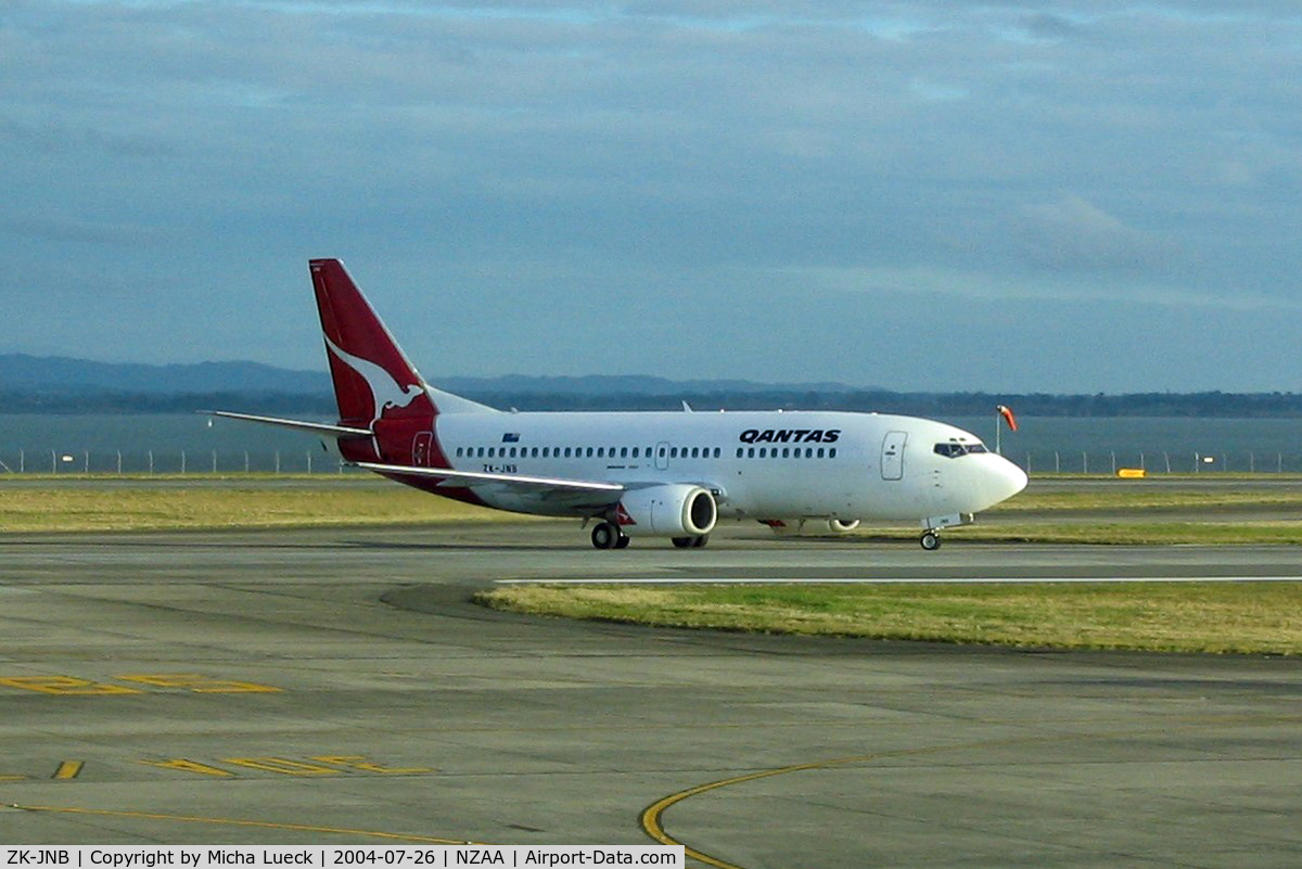 ZK-JNB, 1987 Boeing 737-376 C/N 23491, At Auckland