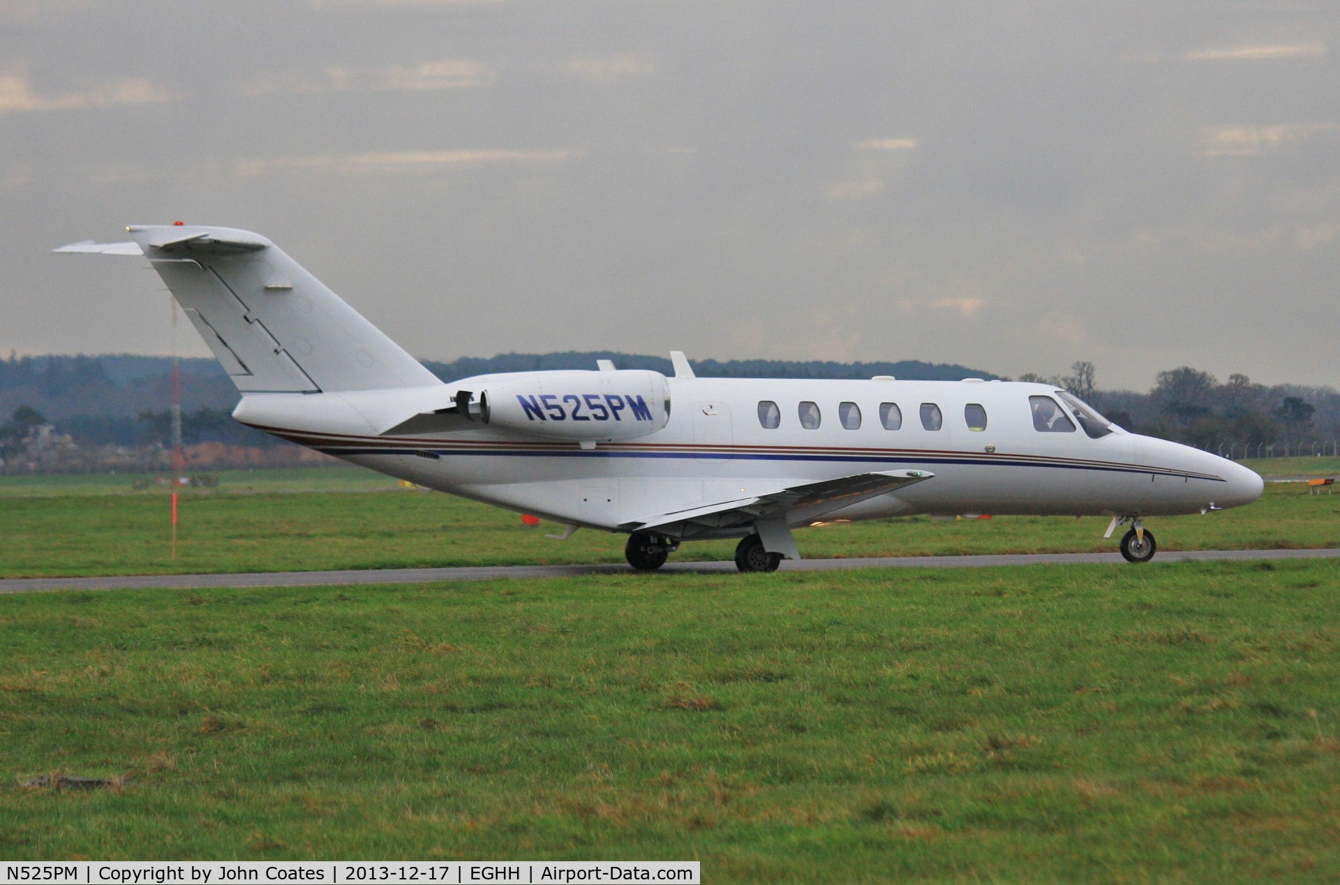 N525PM, 2002 Cessna 525A CitationJet CJ2 C/N 525A-0067, Waiting to depart