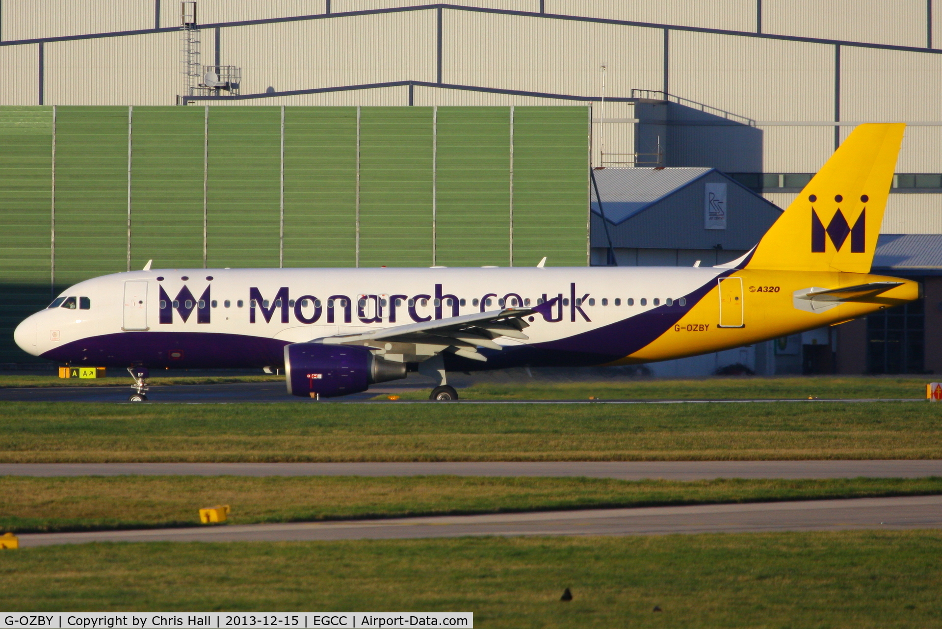 G-OZBY, 2000 Airbus A320-214 C/N 1320, Monarch