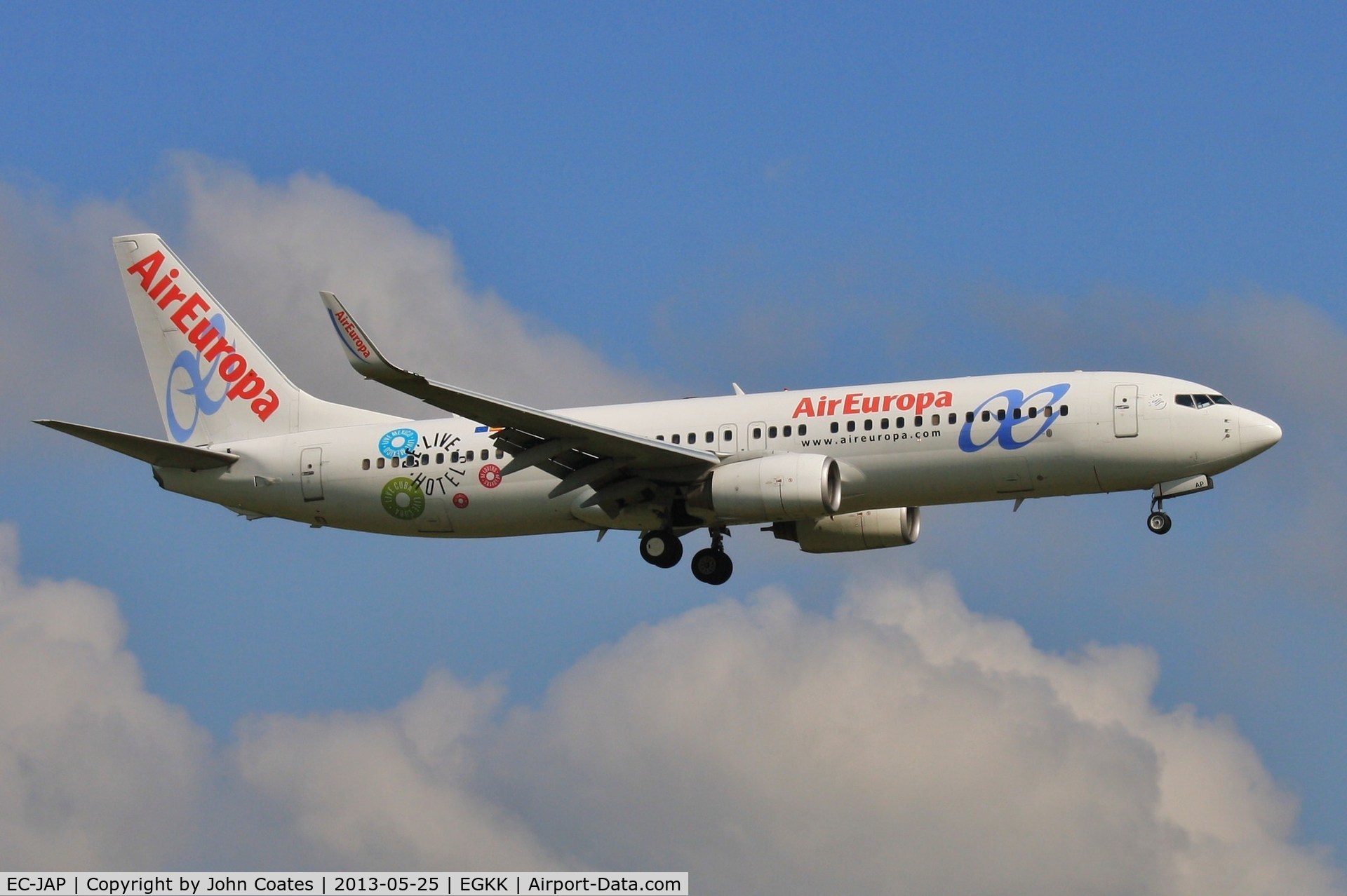 EC-JAP, 2004 Boeing 737-85P C/N 33971, Finals to 08R
