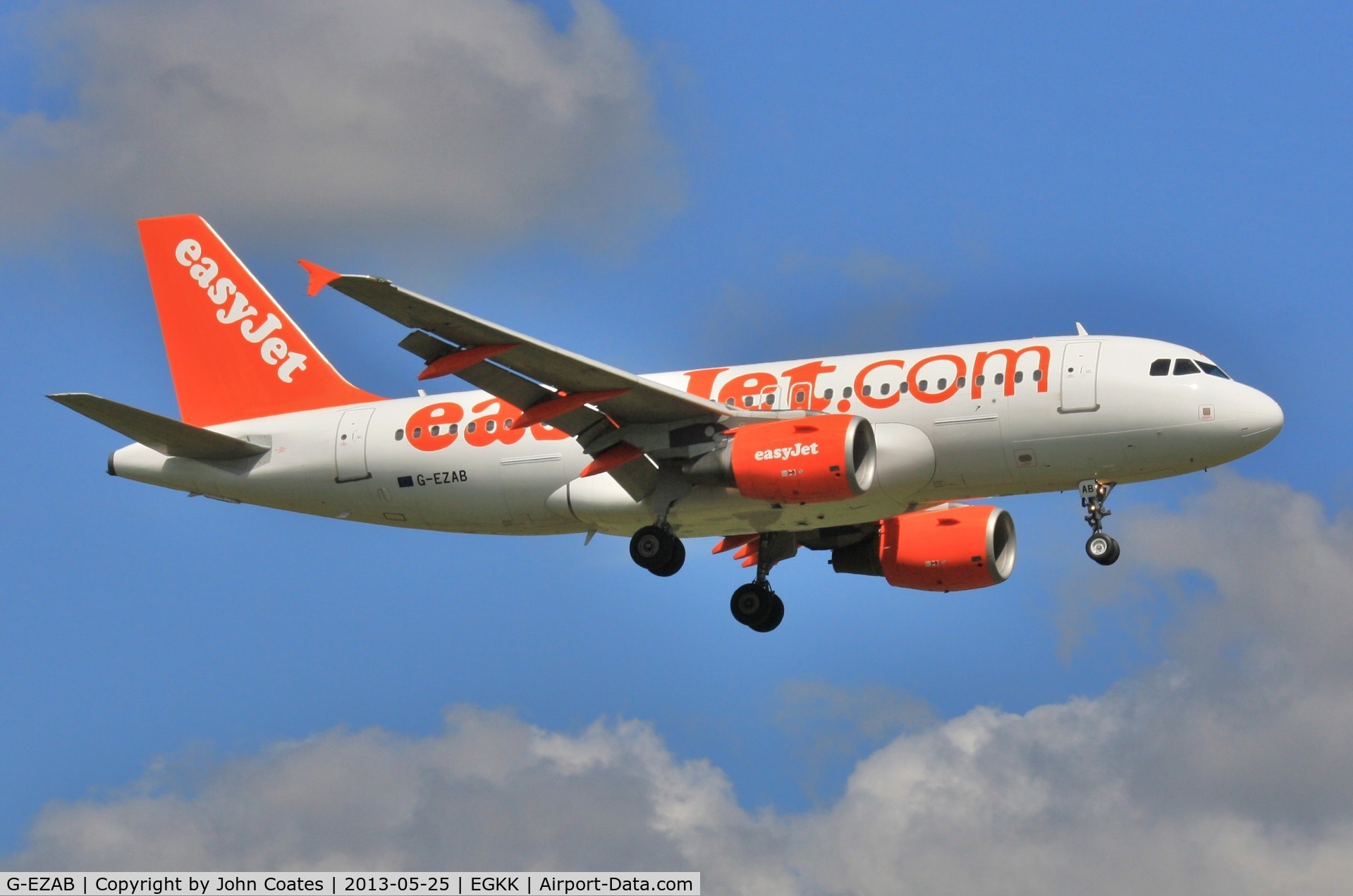G-EZAB, 2006 Airbus A319-111 C/N 2681, Finals to 08R