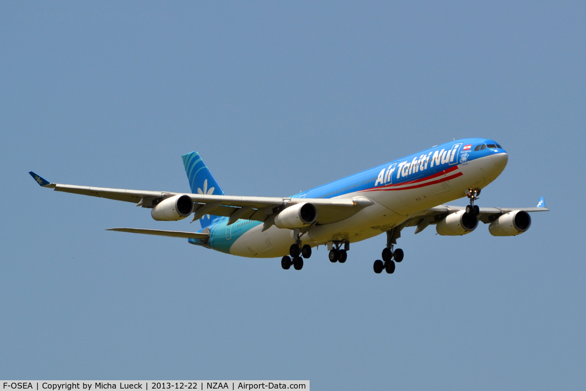 F-OSEA, 2001 Airbus A340-313 C/N 438, At Auckland