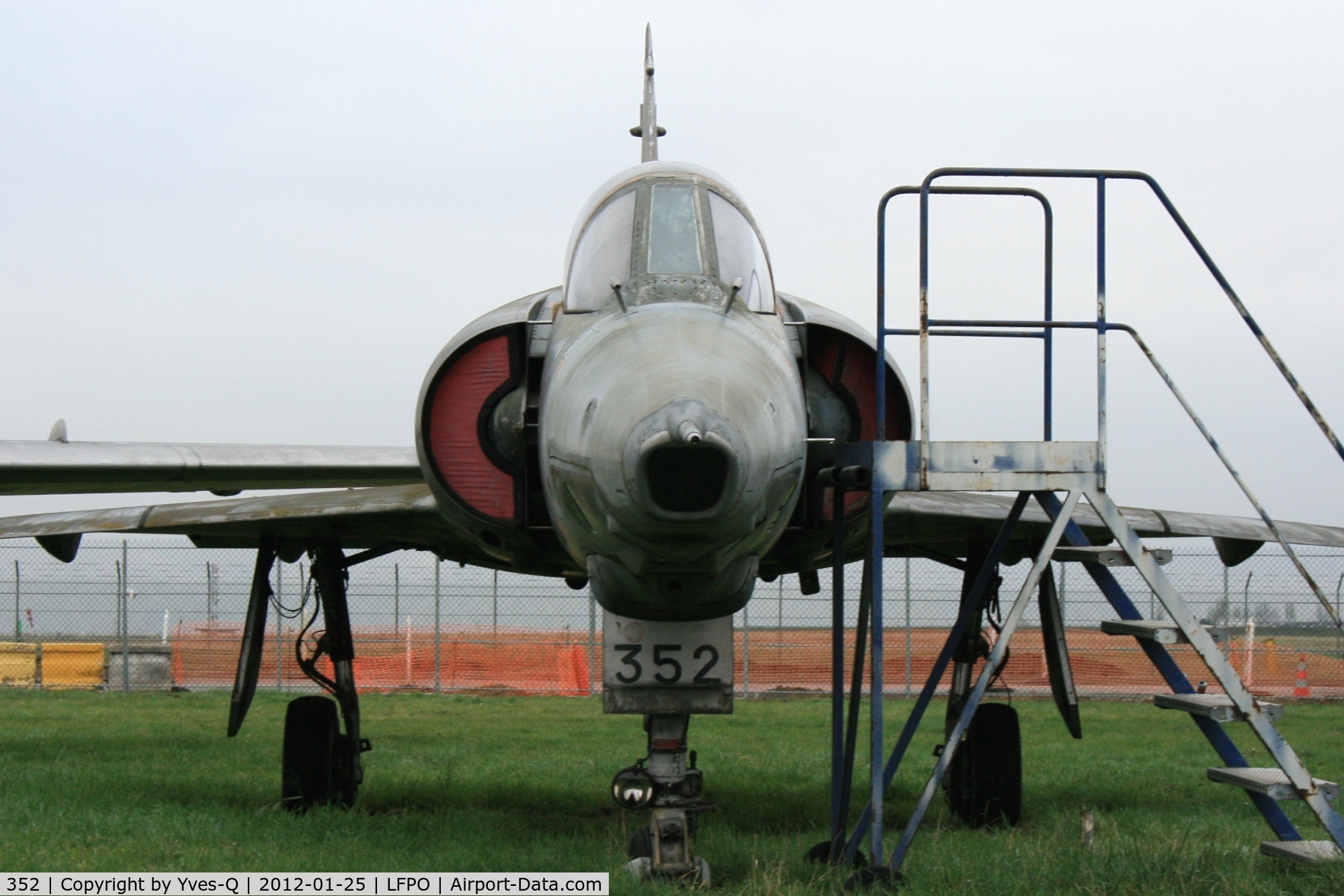 352, Dassault Mirage IIIRD C/N 352, Dassault Mirage IIIRD, Delta Athis Museum, Paray near Paris-Orly Airport.