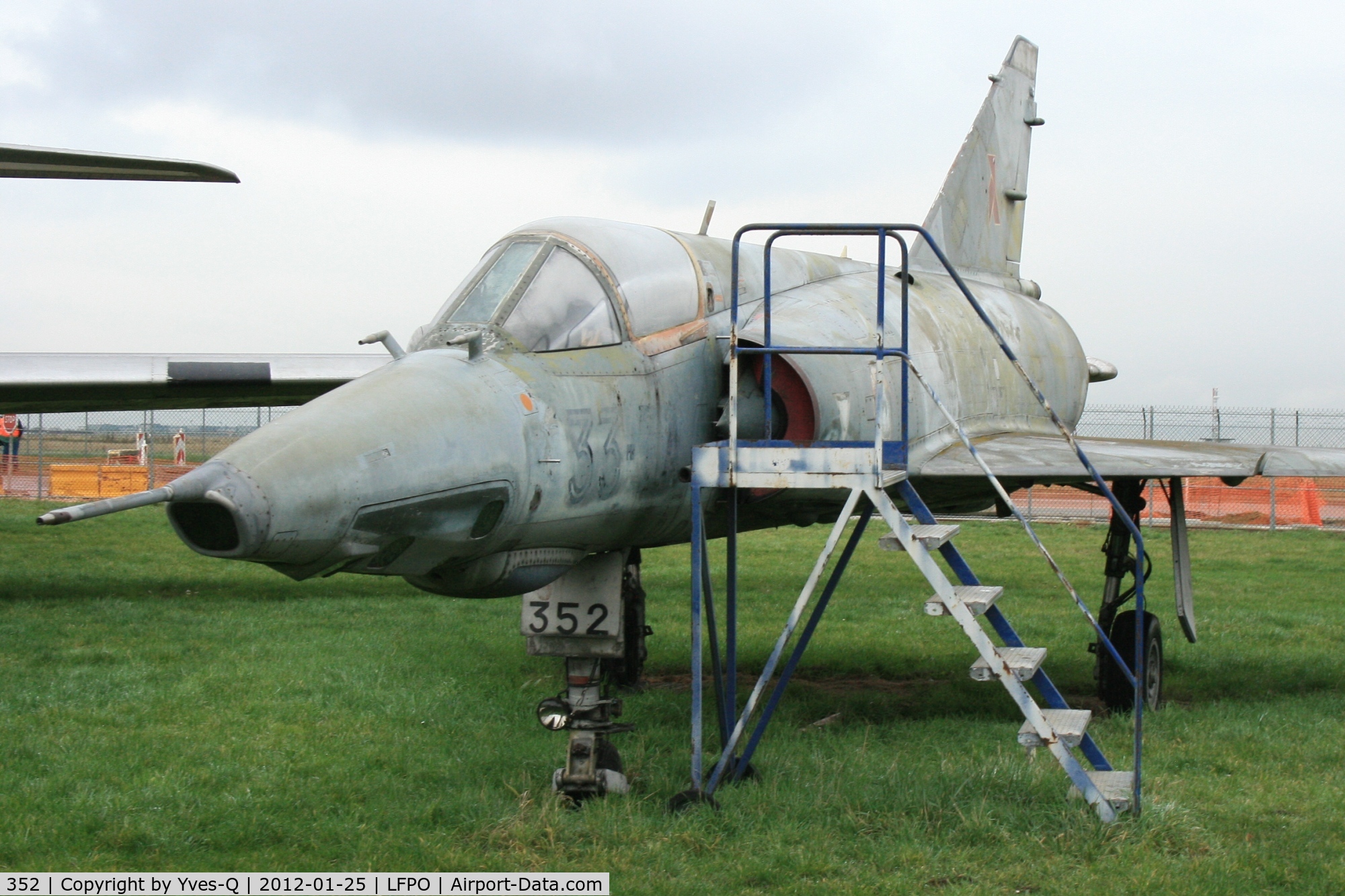 352, Dassault Mirage IIIRD C/N 352, Dassault Mirage IIIRD, Delta Athis Museum, Paray near Paris-Orly Airport.
